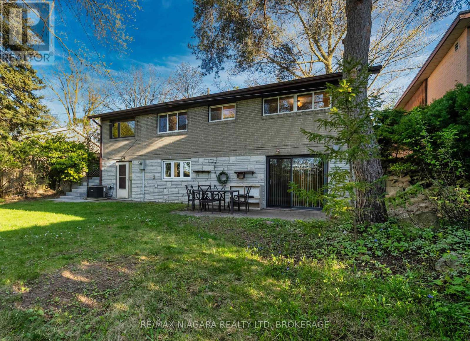 Photo 16 of 55 North Hills Terrace, Toronto ON