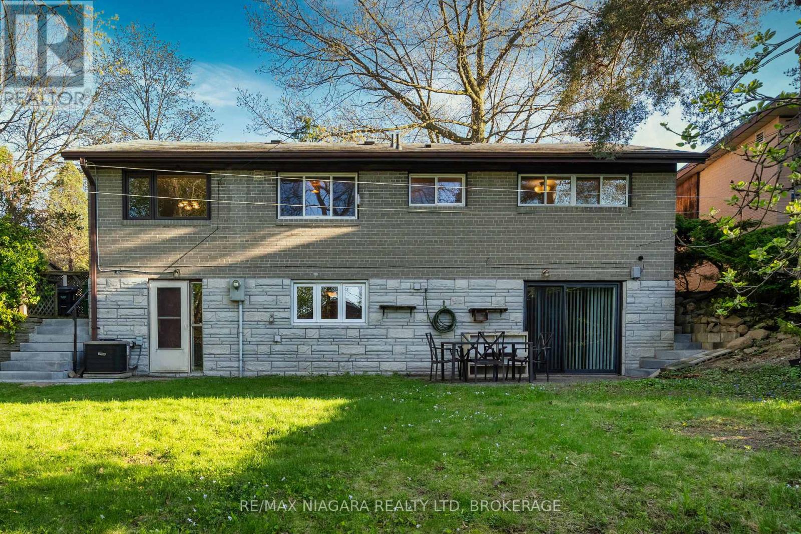 Photo 35 of 55 North Hills Terrace, Toronto ON