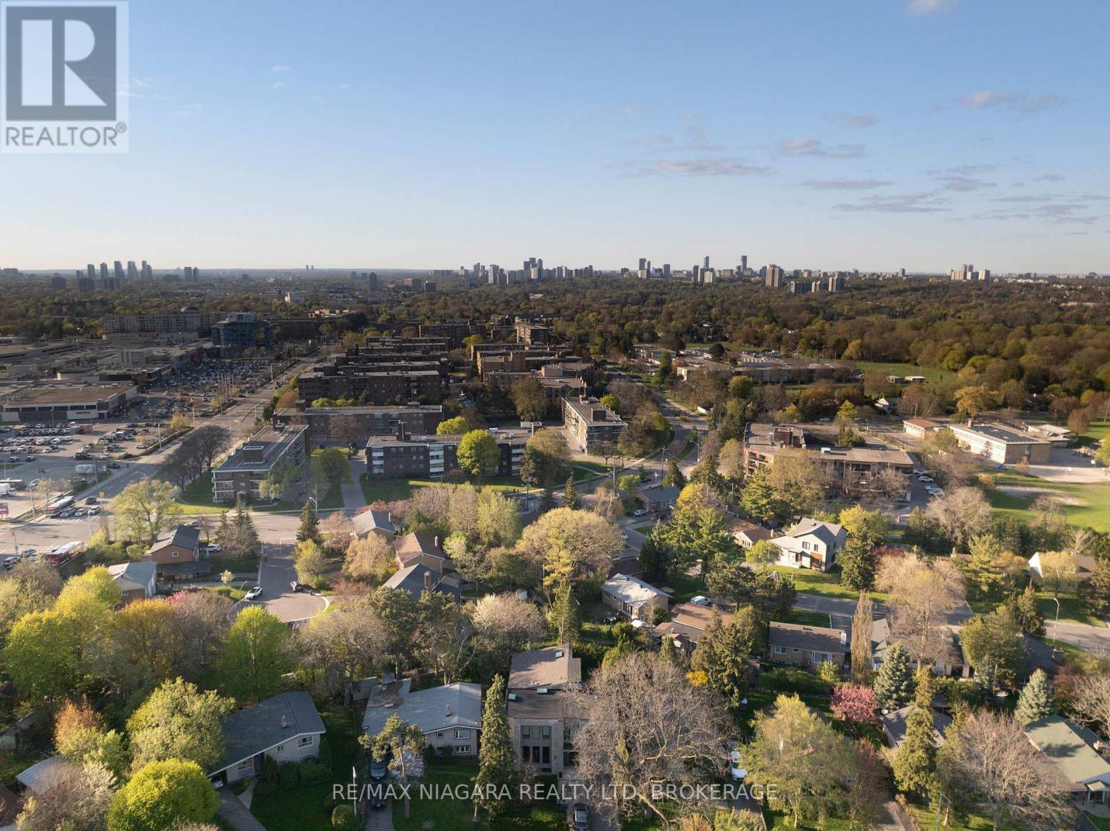 Photo 19 of 55 North Hills Terrace, Toronto ON