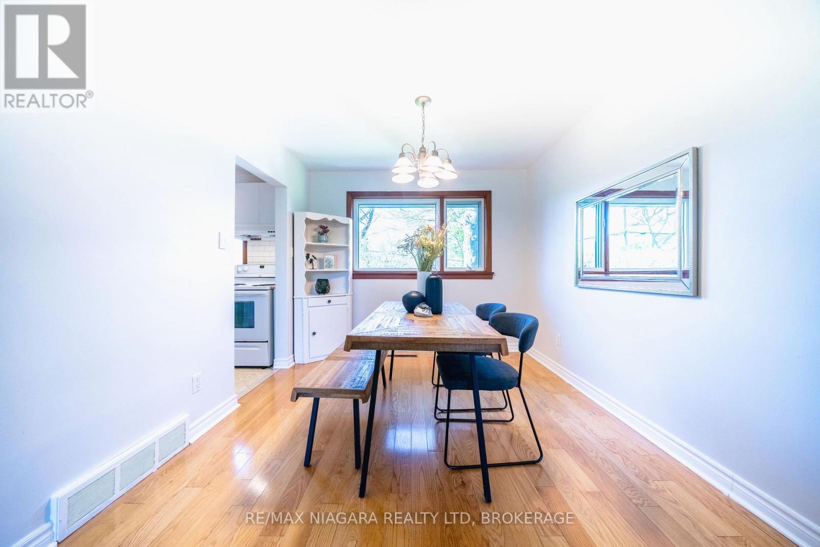 Photo 31 of 55 North Hills Terrace, Toronto ON