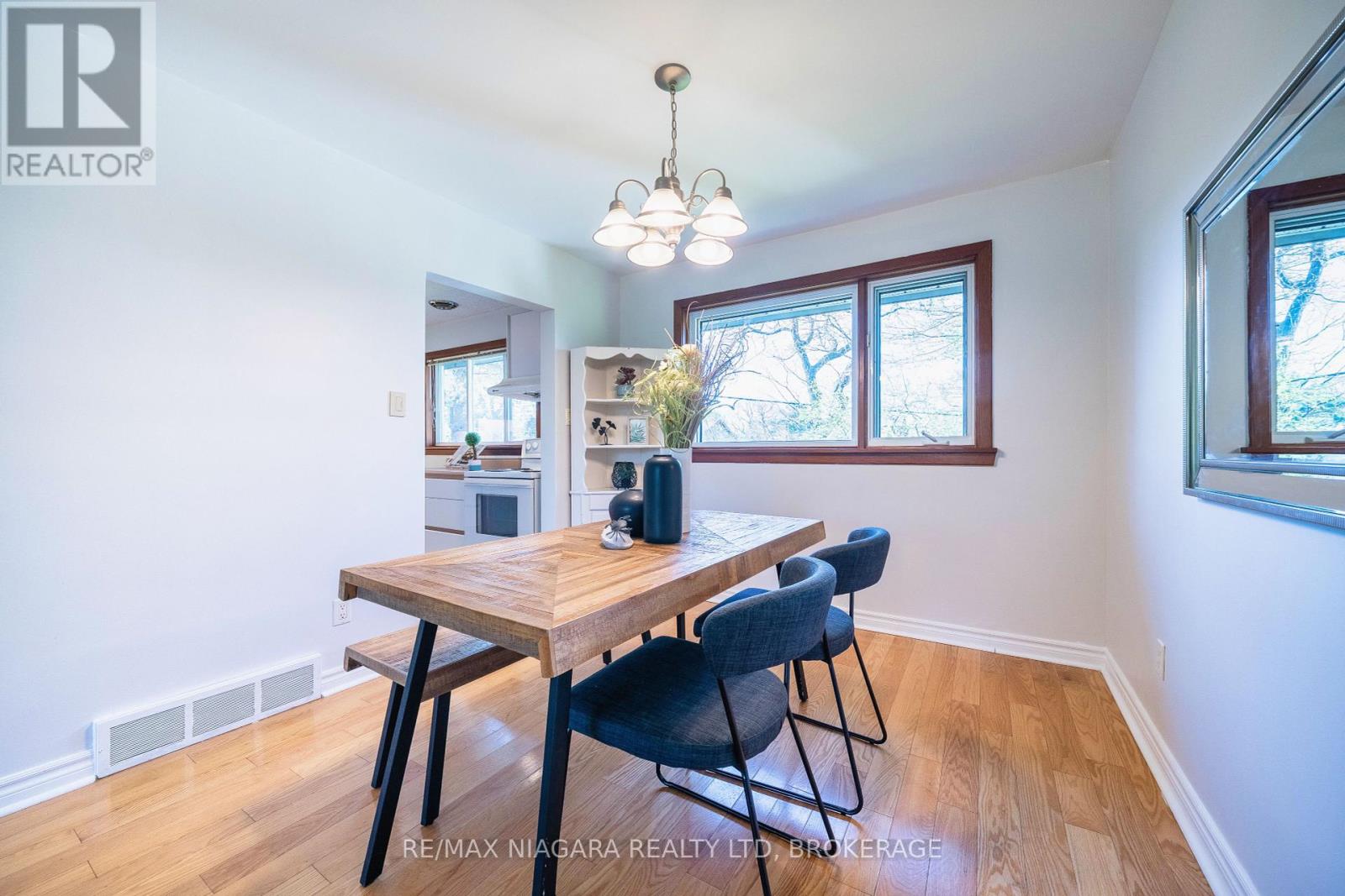 Photo 30 of 55 North Hills Terrace, Toronto ON