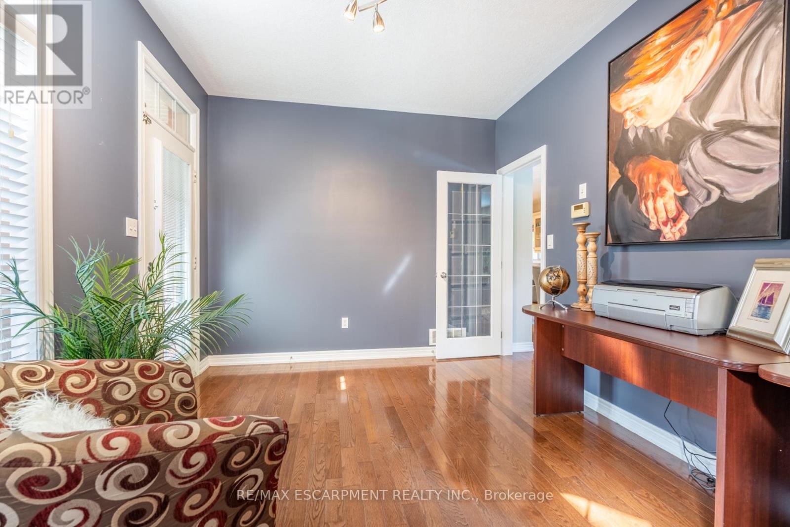 Photo 15 of 2338 Norland Drive, Burlington ON