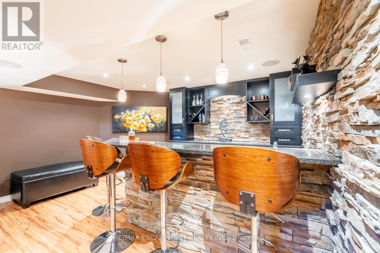 Photo 38 of 2338 Norland Drive, Burlington ON