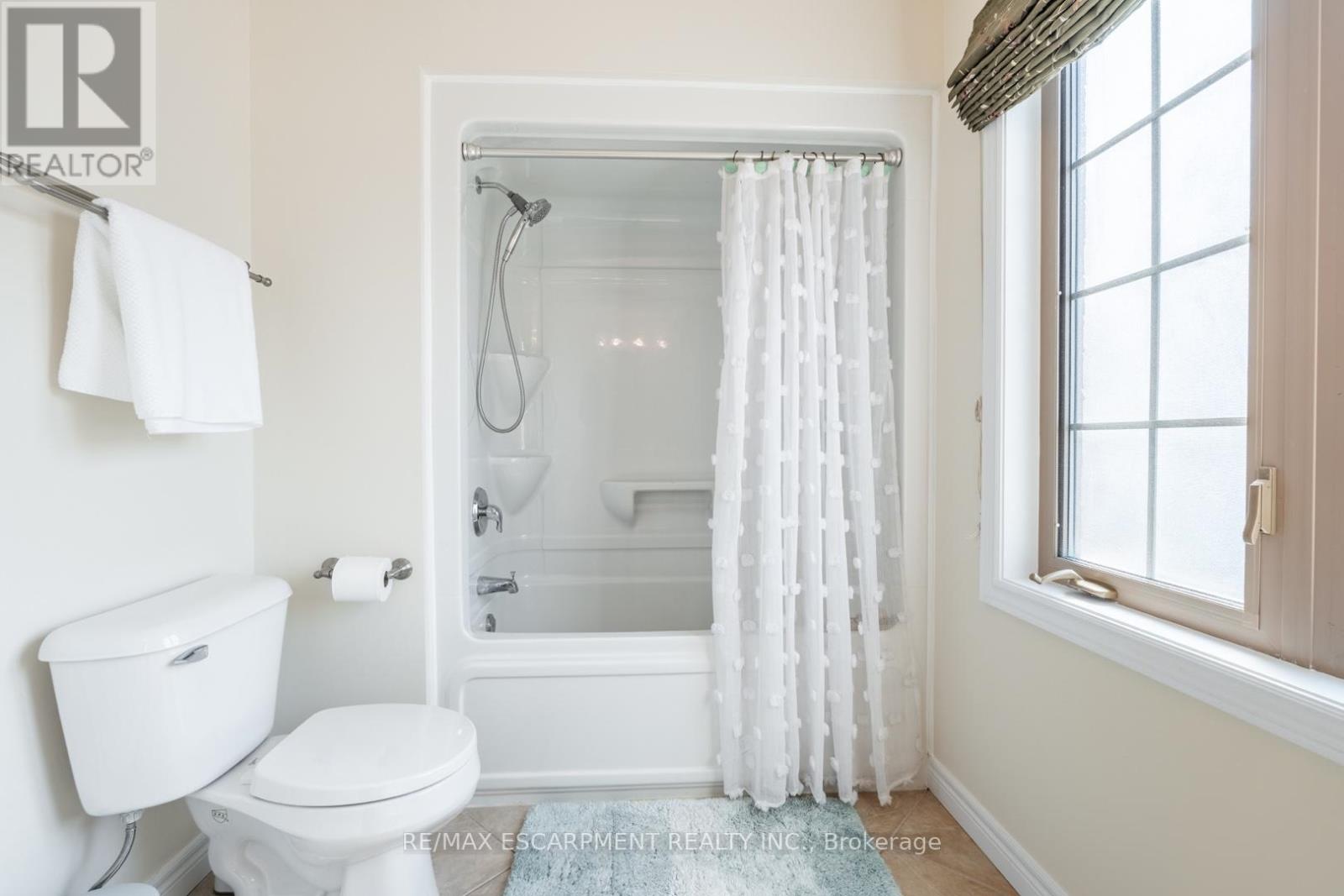 Photo 33 of 2338 Norland Drive, Burlington ON