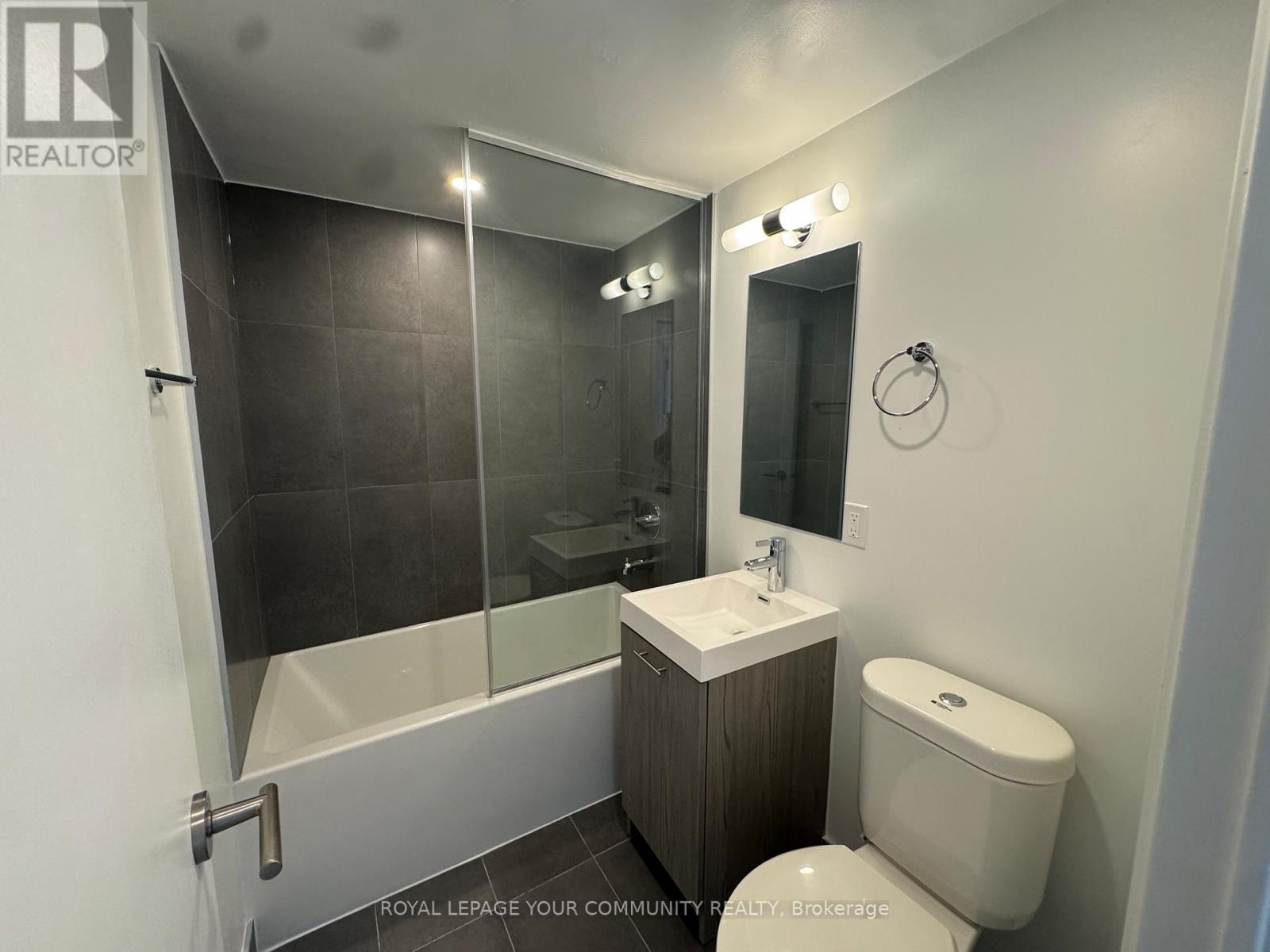 Photo 14 of 0521 135 Tyndall Avenue, Toronto ON