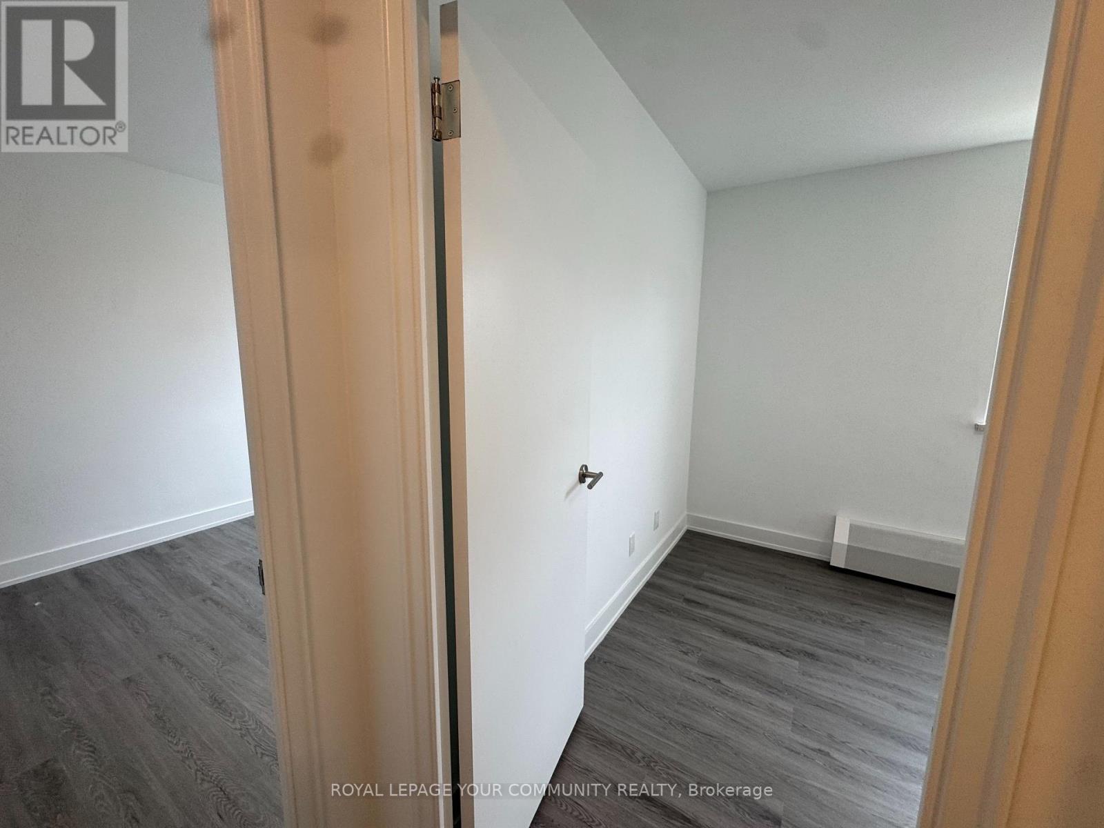 Photo 9 of 0521 135 Tyndall Avenue, Toronto ON