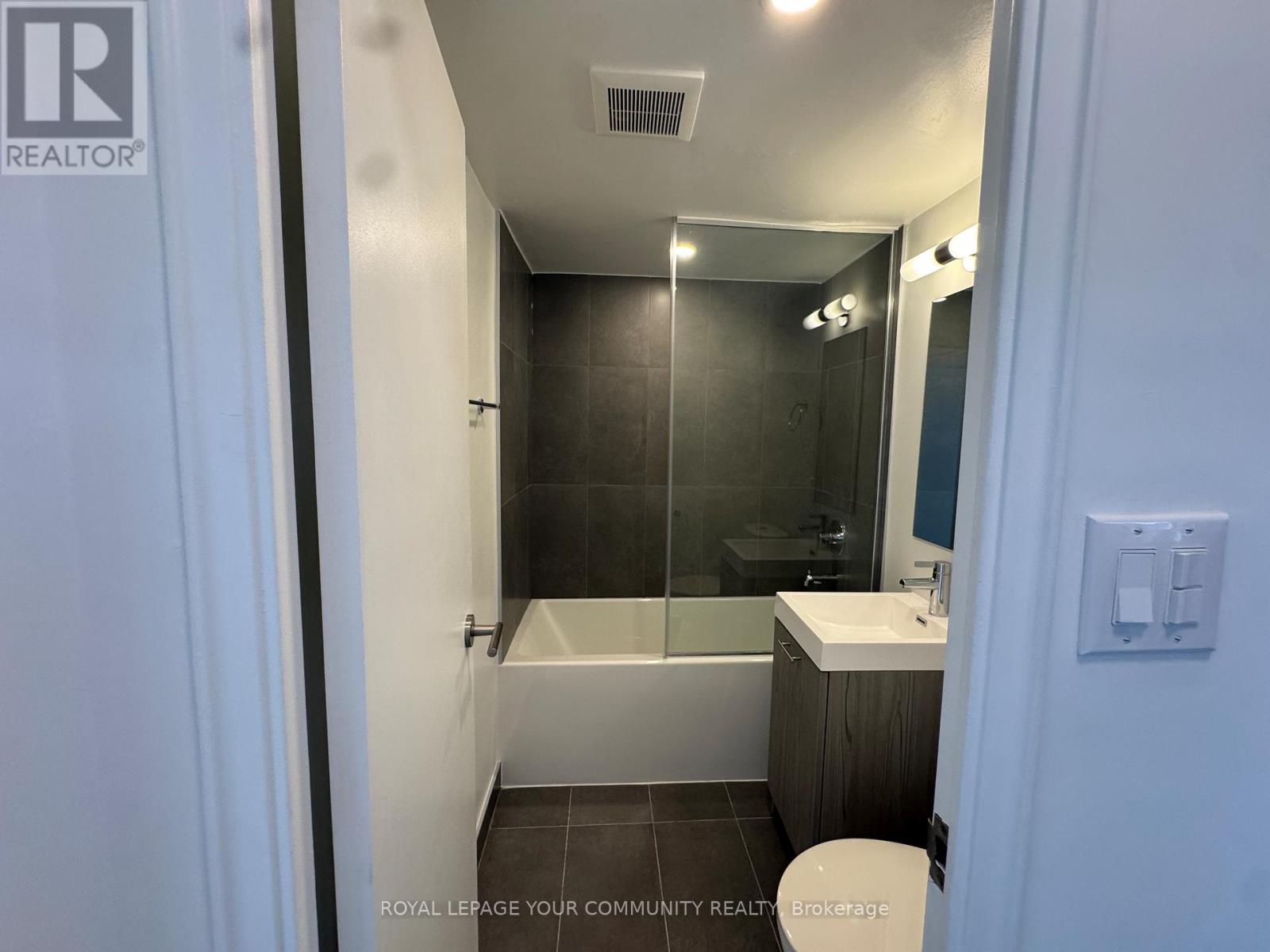 Photo 4 of 0521 135 Tyndall Avenue, Toronto ON