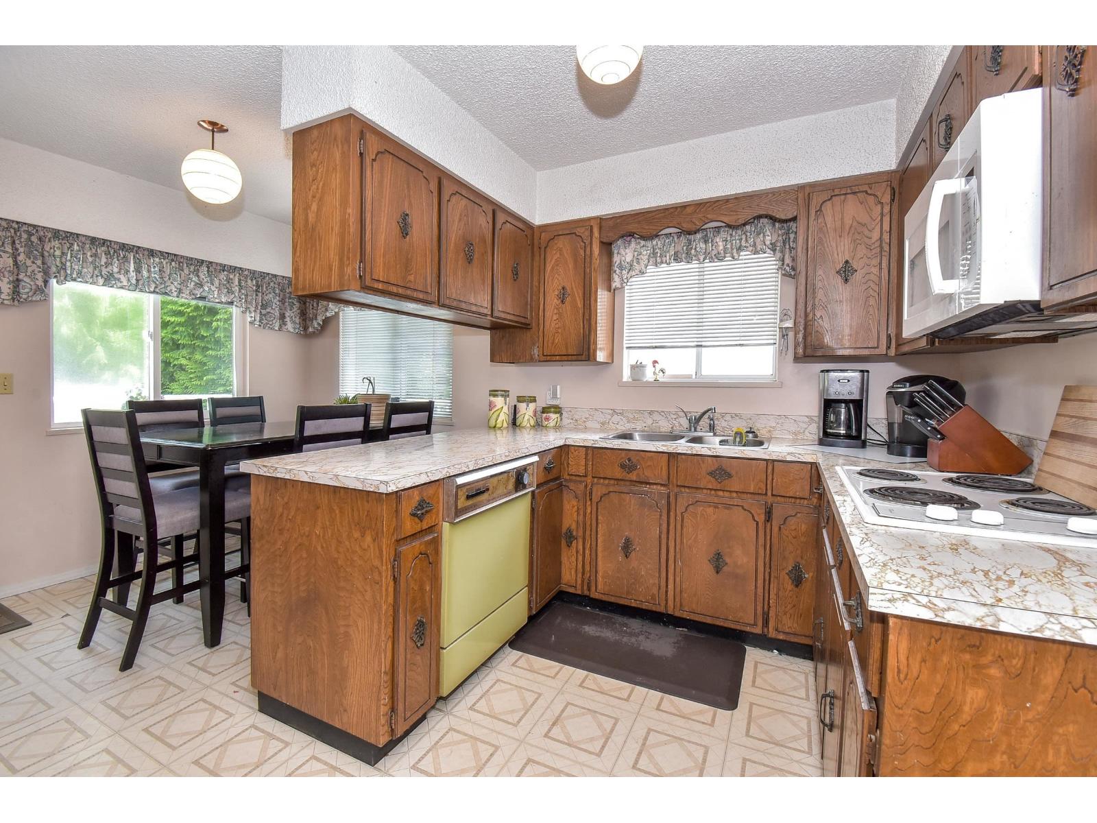 Photo 8 of 1236 Lee Street, White Rock BC