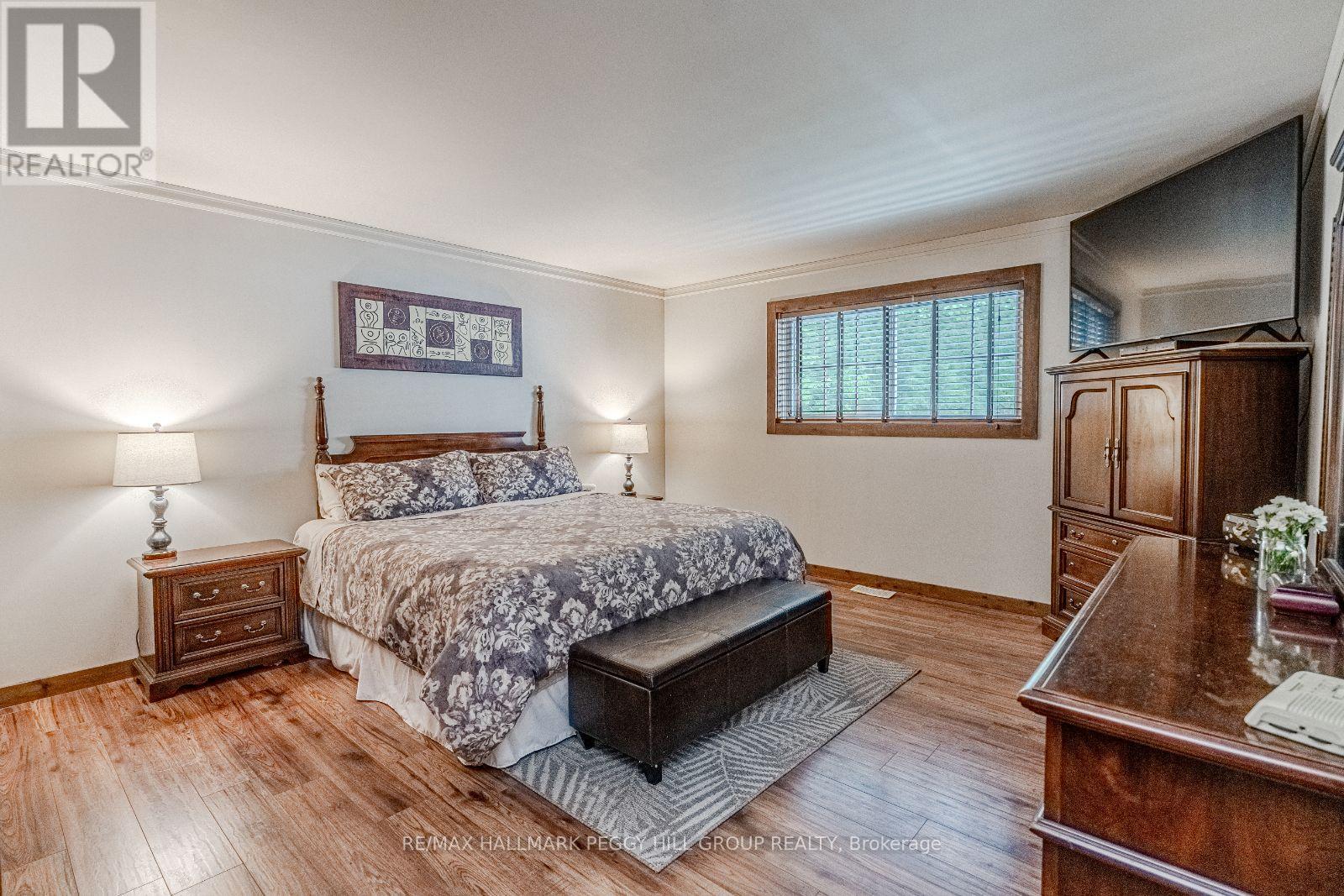 Photo 13 of 1008 Cove Road, Gravenhurst ON