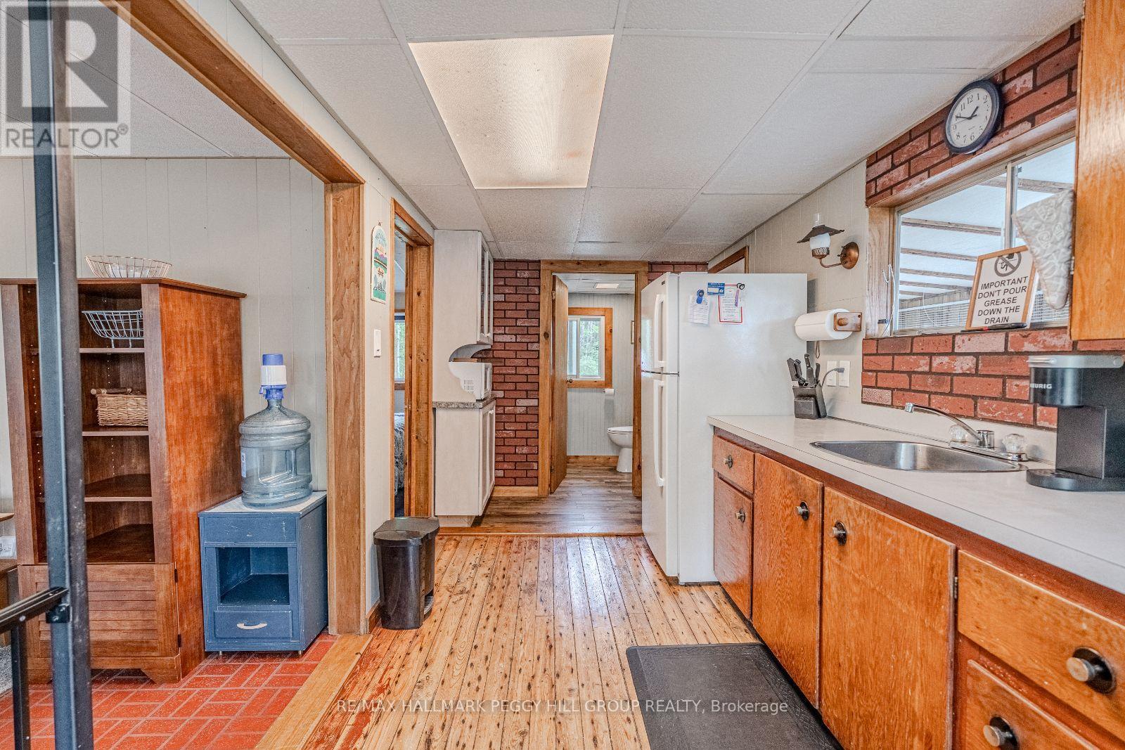 Photo 26 of 1008 Cove Road, Gravenhurst ON