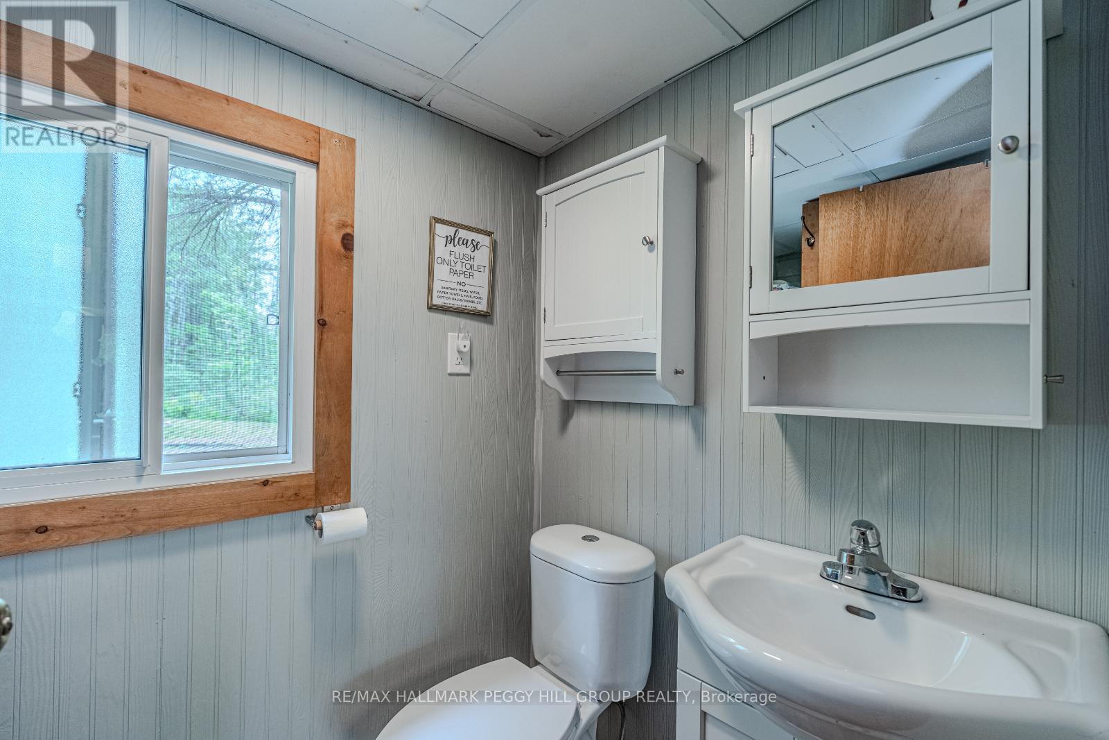 Photo 30 of 1008 Cove Road, Gravenhurst ON