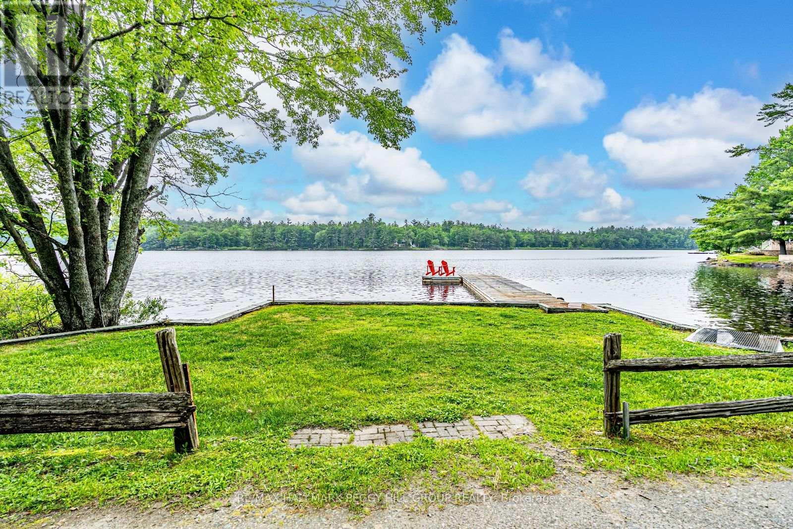 Photo 32 of 1008 Cove Road, Gravenhurst ON