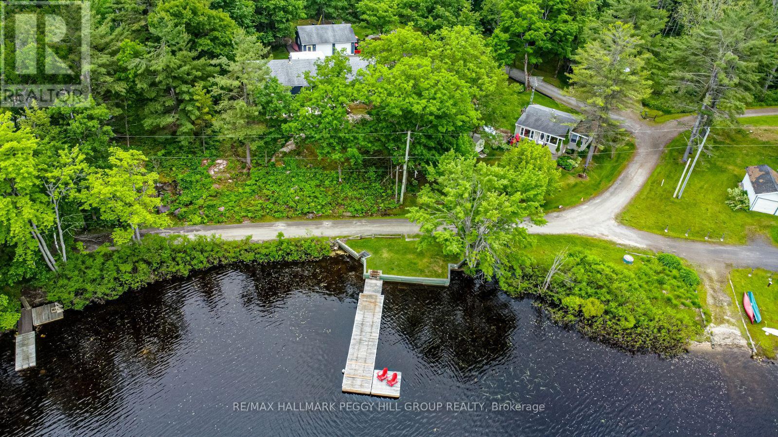 Photo 35 of 1008 Cove Road, Gravenhurst ON