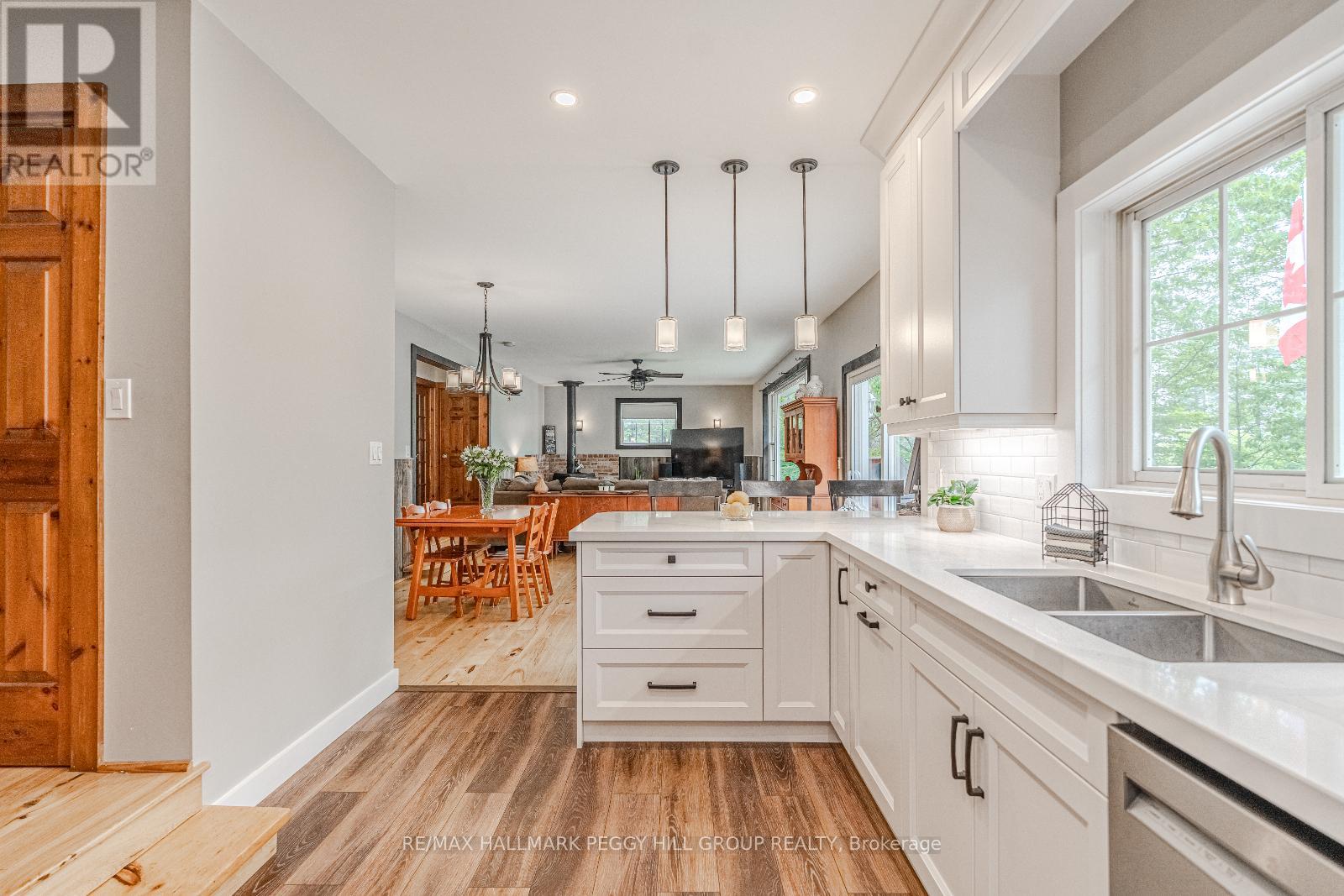 Photo 8 of 1008 Cove Road, Gravenhurst ON