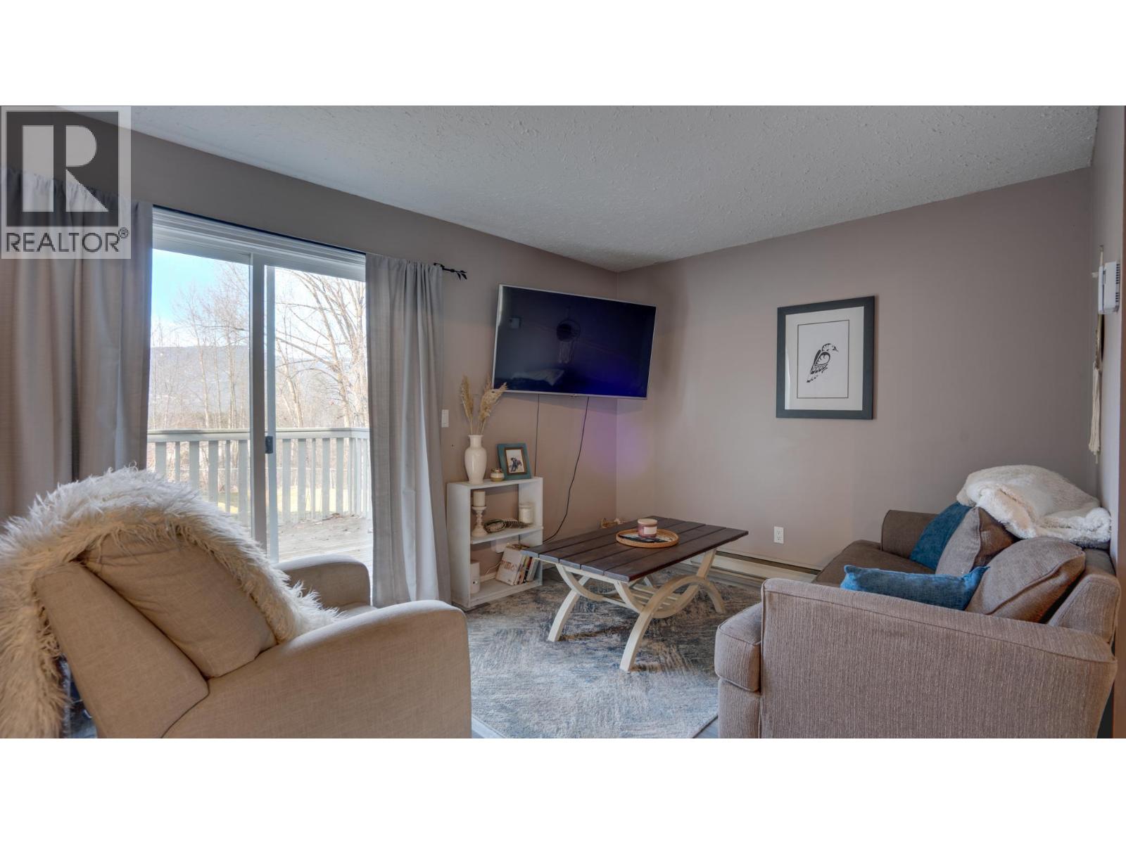 Photo 26 of 563 24 Street Ne, Salmon Arm BC