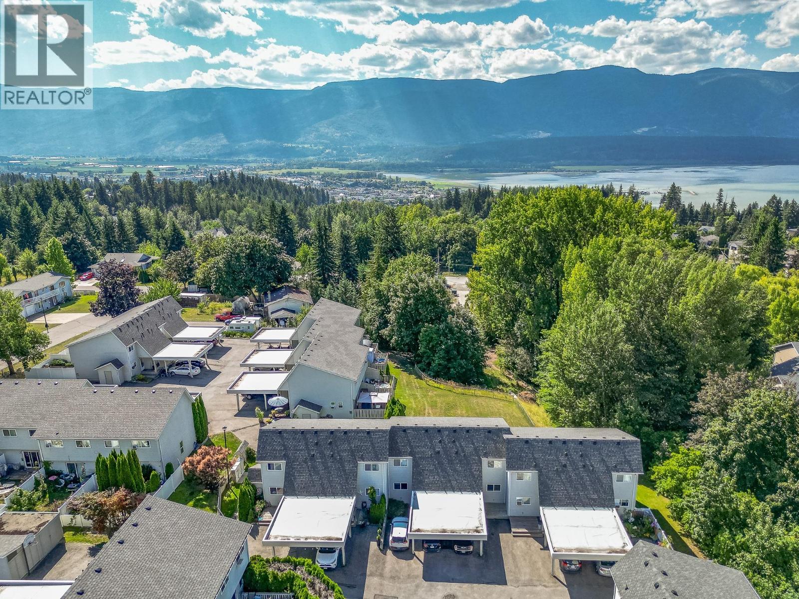 Photo 24 of 563 24 Street Ne, Salmon Arm BC