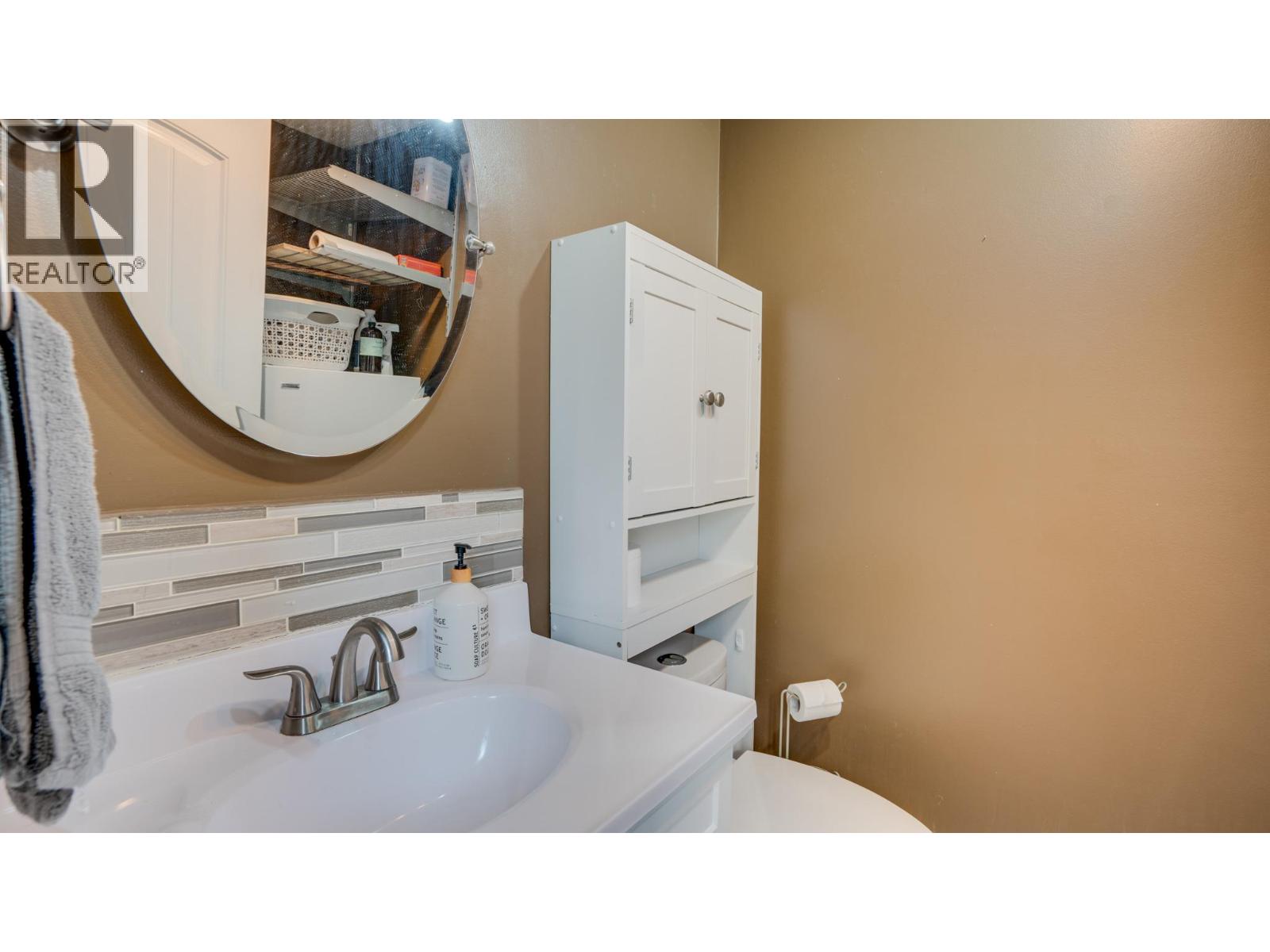Photo 19 of 563 24 Street Ne, Salmon Arm BC