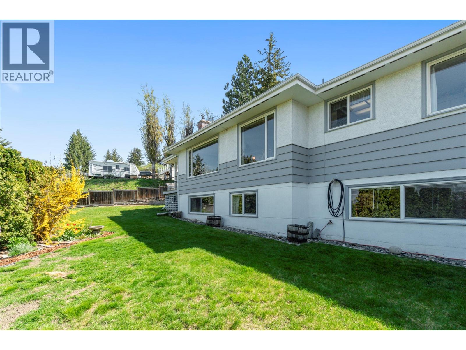 1290 15 Street SE, Salmon Arm