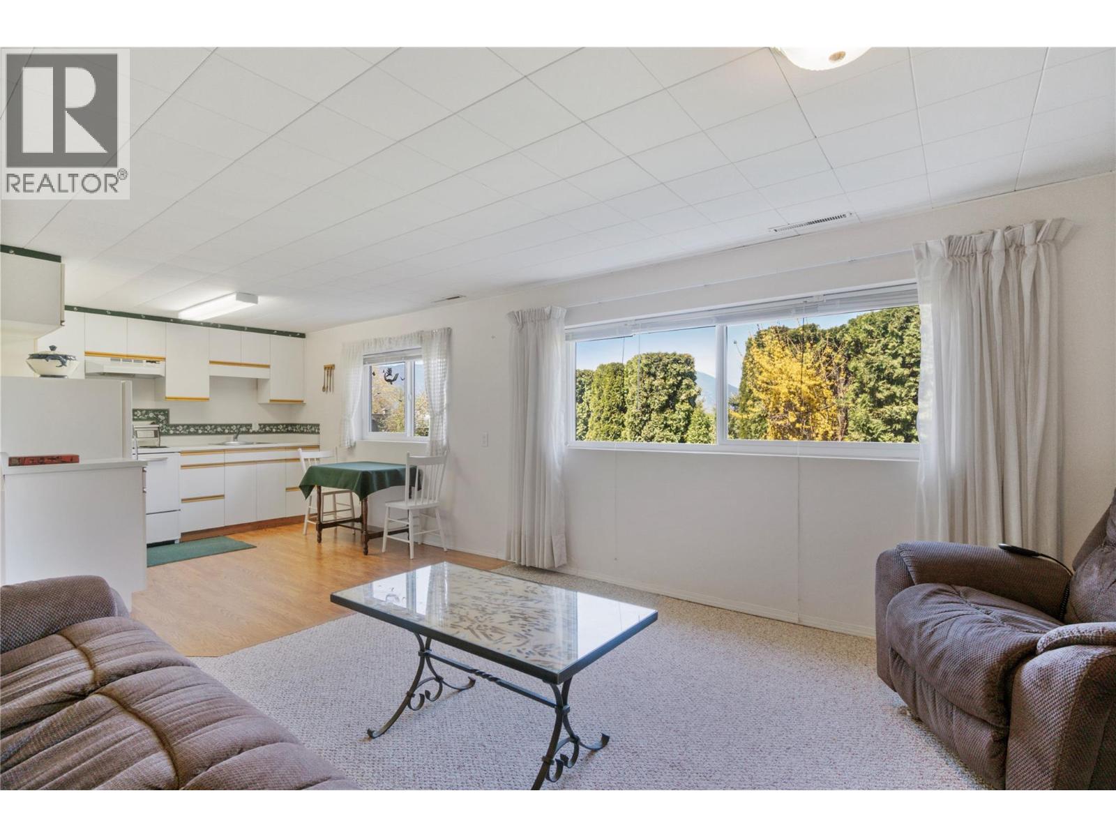 1290 15 Street SE, Salmon Arm