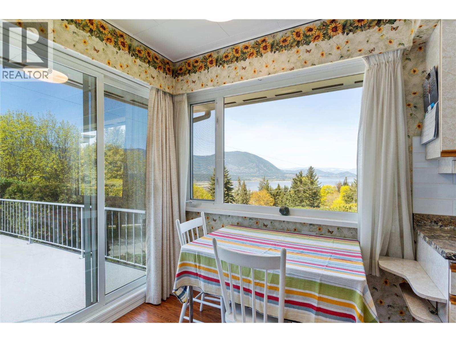 1290 15 Street SE, Salmon Arm