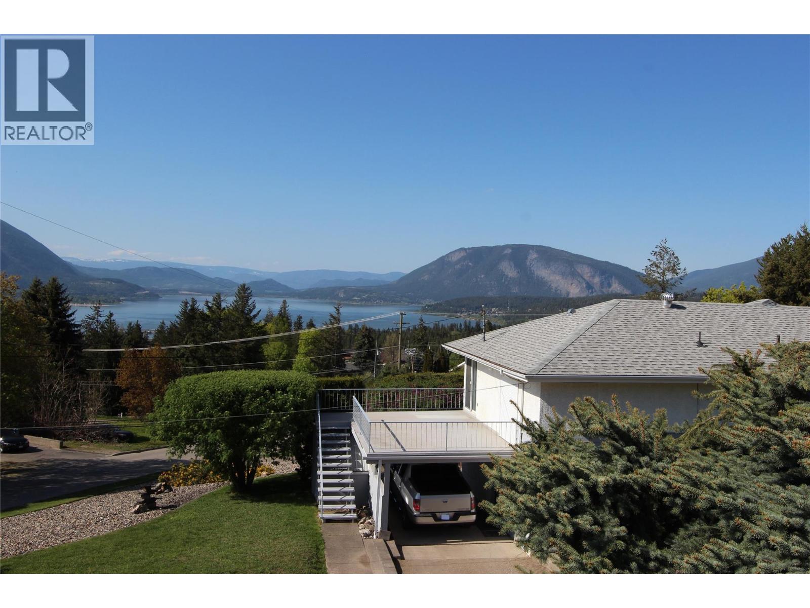 1290 15 Street SE, Salmon Arm