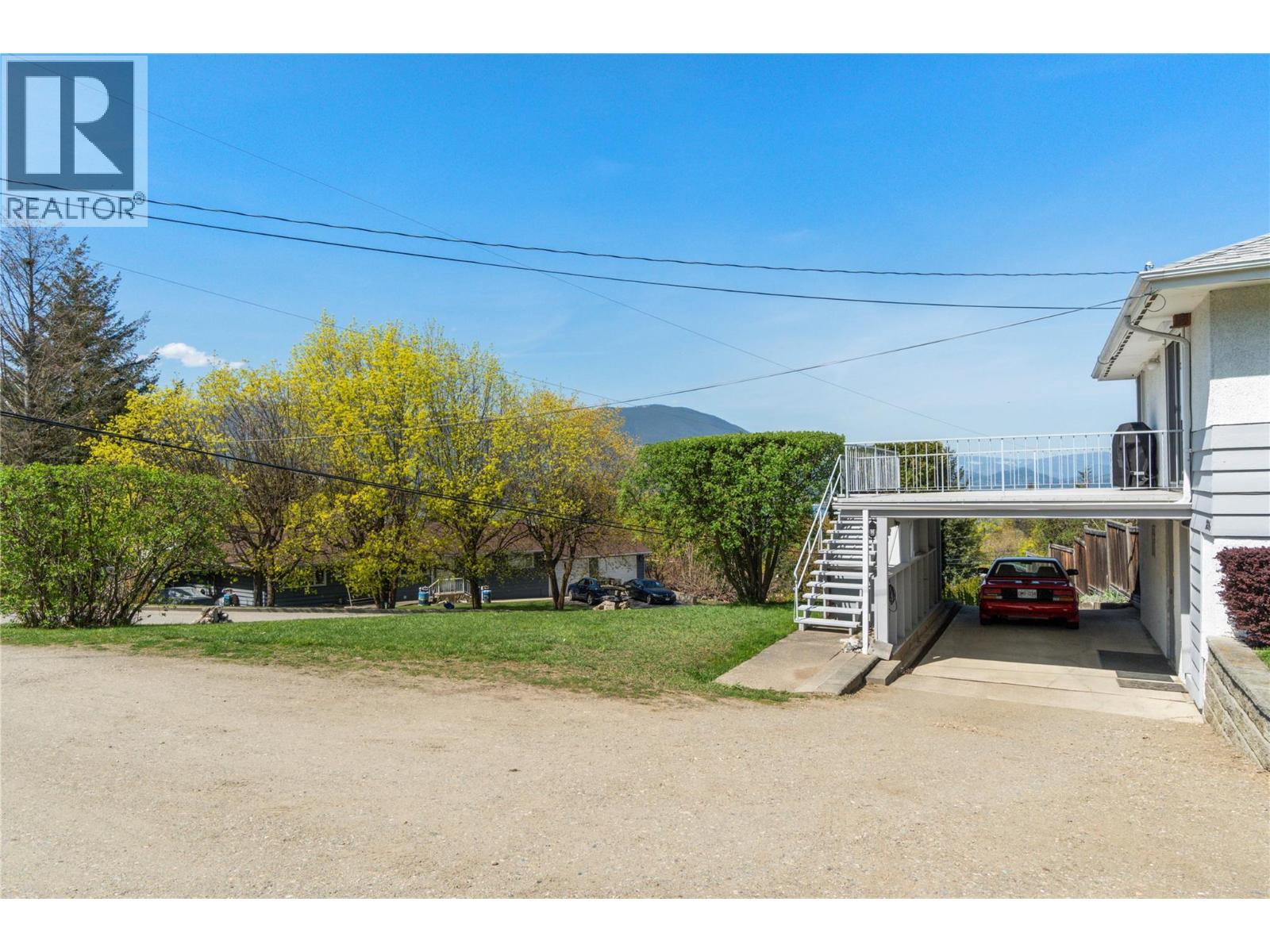1290 15 Street SE, Salmon Arm