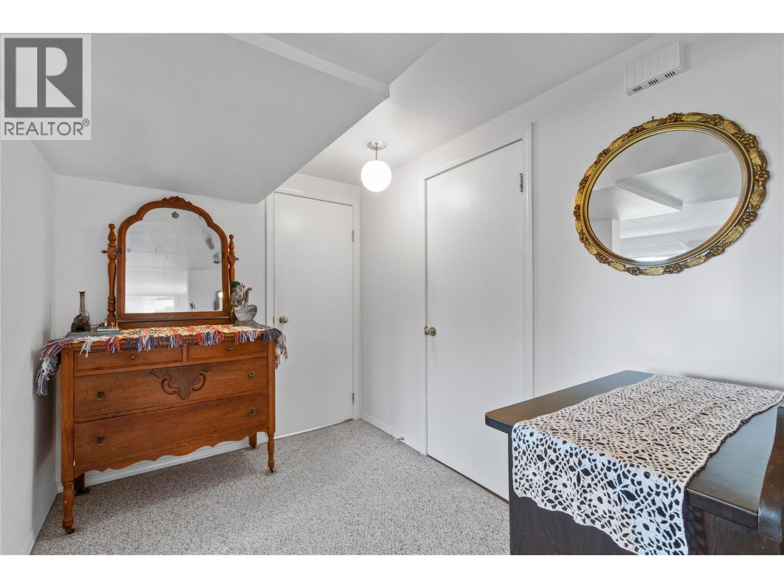 1290 15 Street SE, Salmon Arm