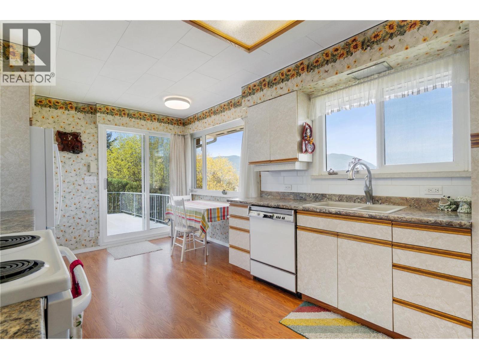 1290 15 Street SE, Salmon Arm