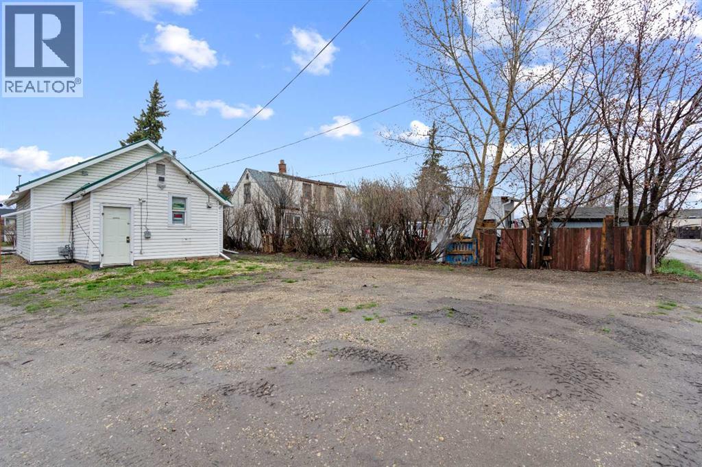 Photo 10 of 10131 102 Avenue, Grande Prairie AB