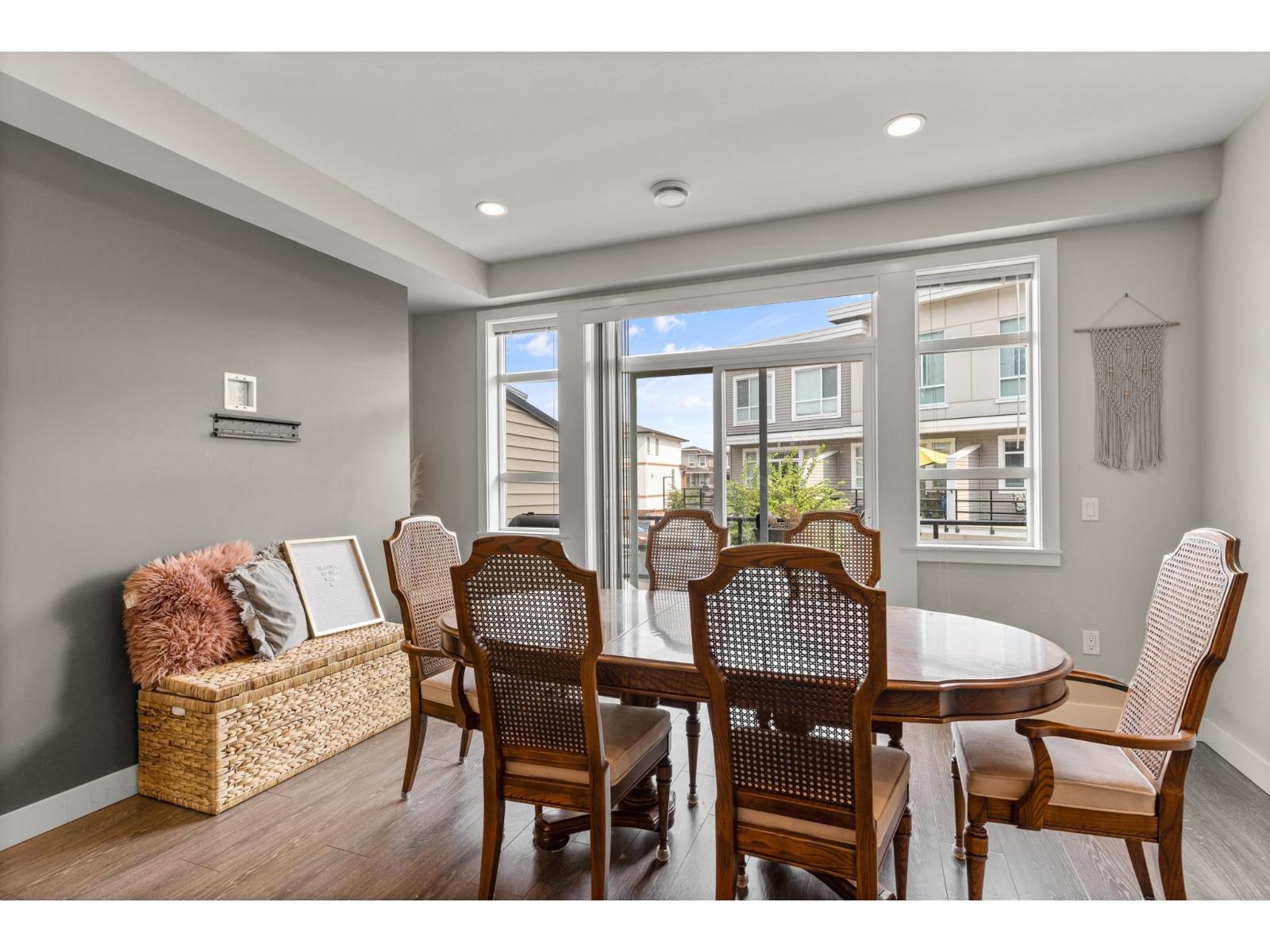 Photo 2 of 16 8413 Midtown Way Chilliwack Proper South, Chilliwack BC