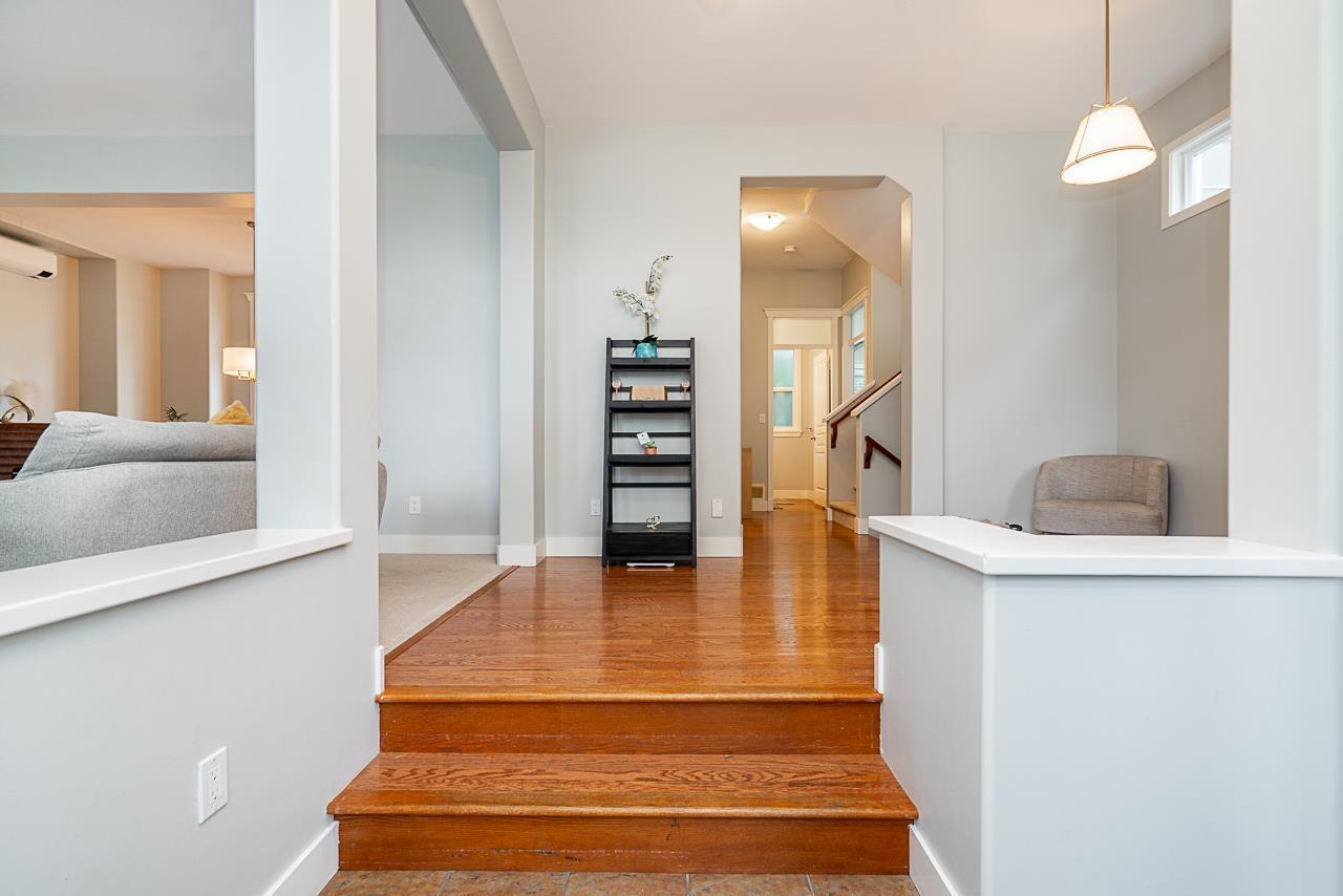 Photo 4 of 6075 165 A Street, Surrey BC