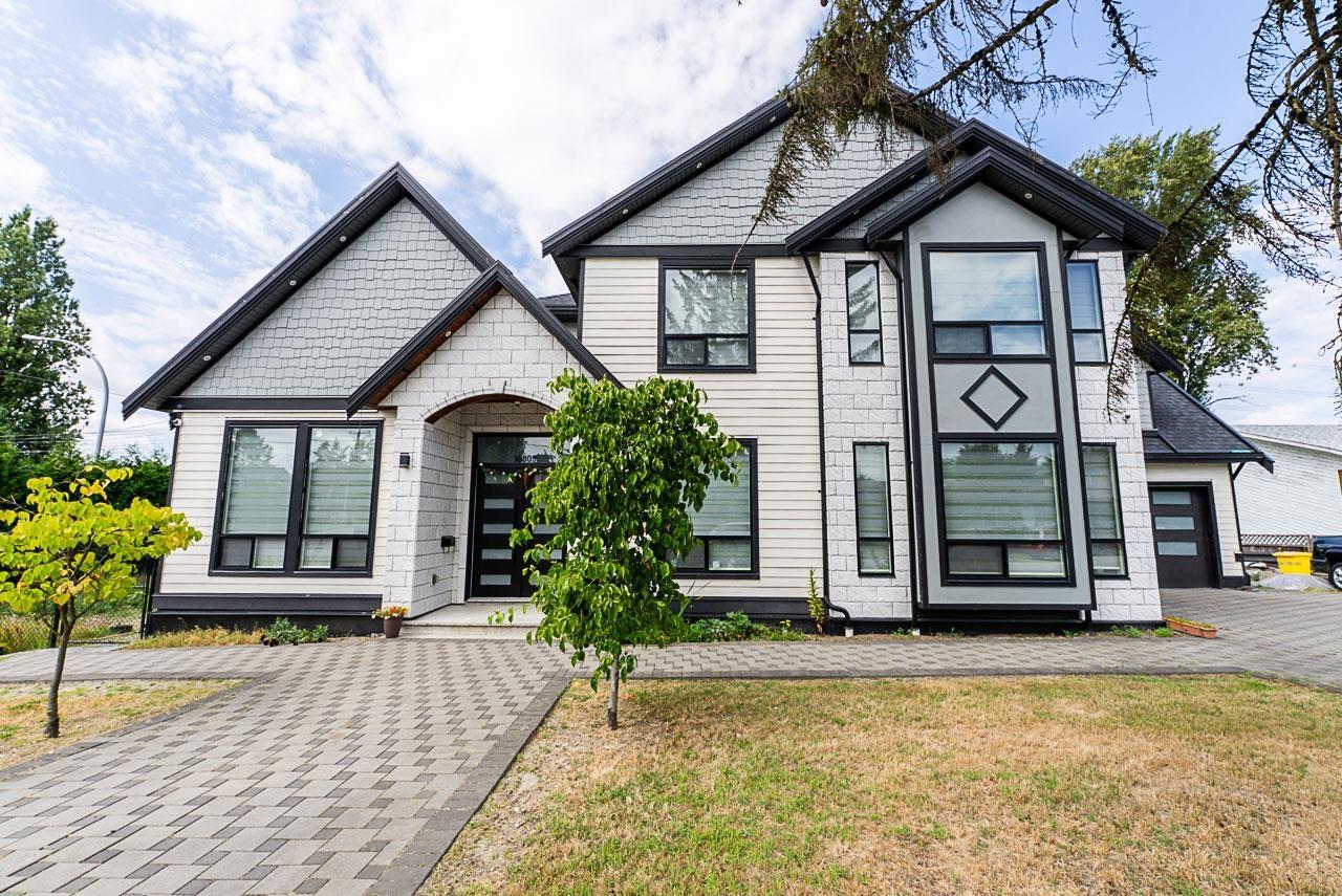 Photo 2 of 10805 141 Avenue, Surrey BC