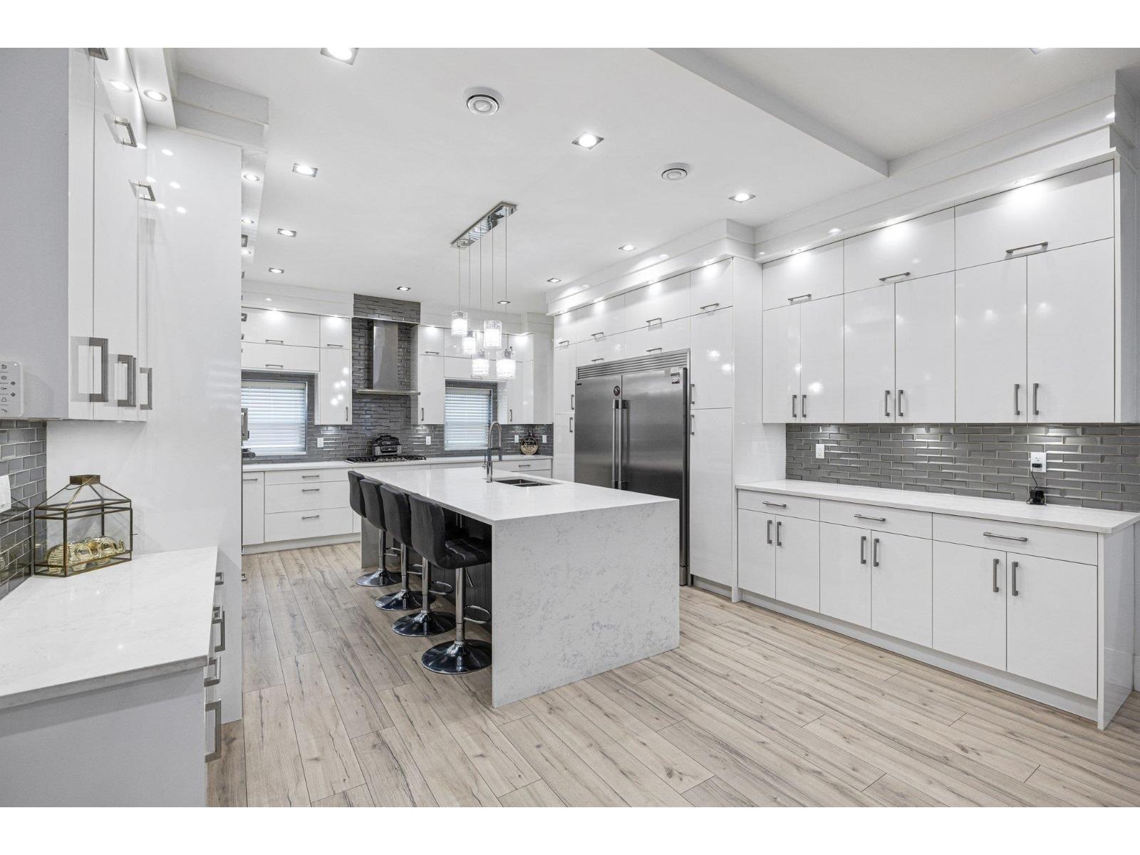 Photo 11 of 10805 141 Avenue, Surrey BC