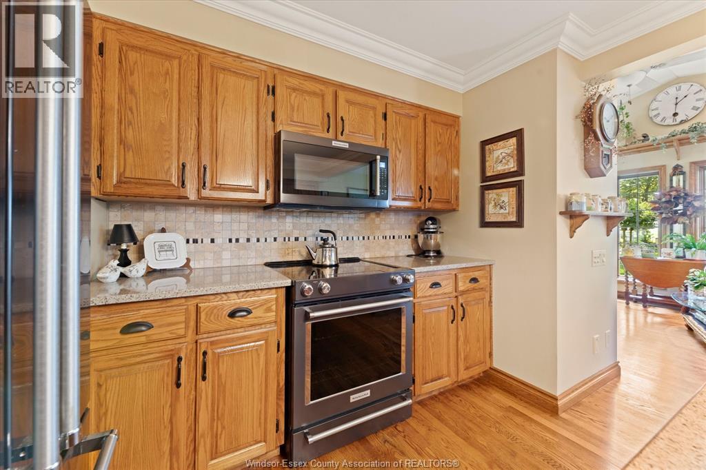 Photo 11 of 2471 Middle Side Road, Amherstburg ON