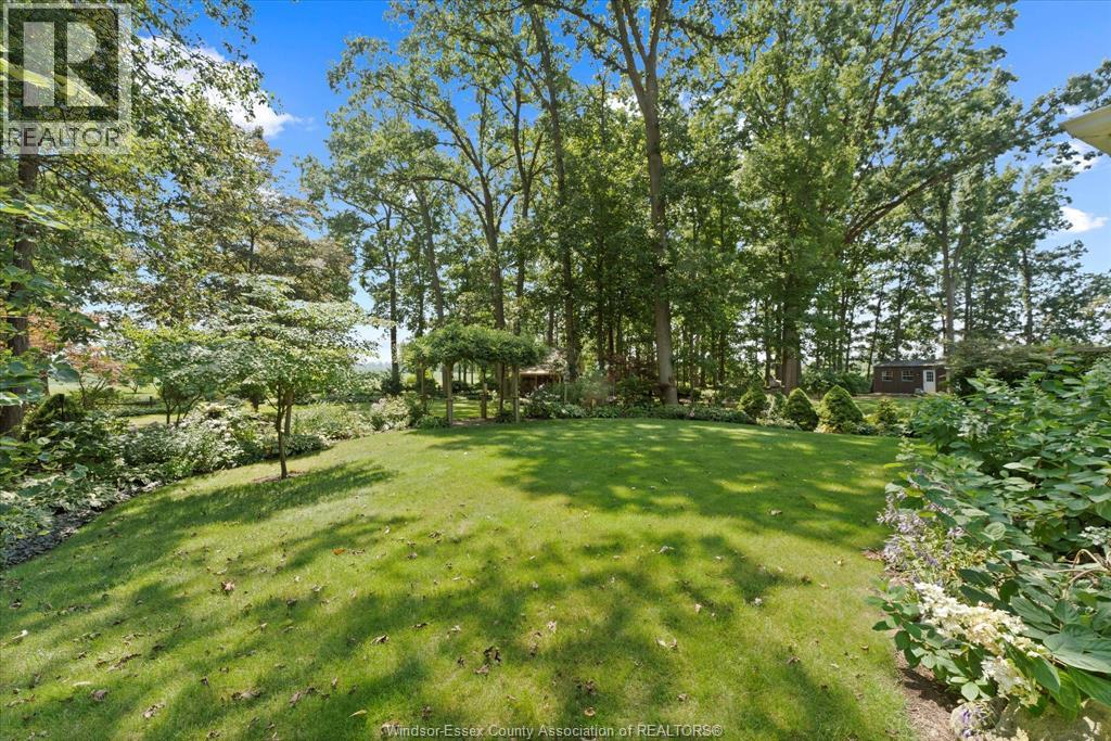 Photo 35 of 2471 Middle Side Road, Amherstburg ON