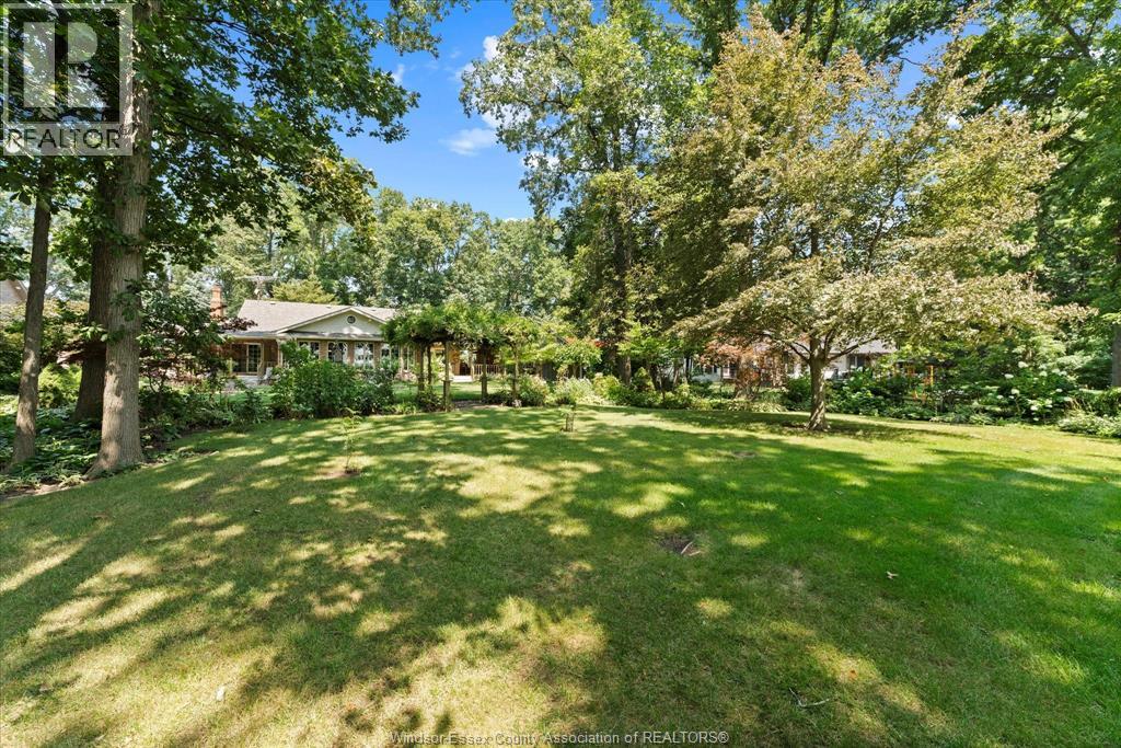 Photo 38 of 2471 Middle Side Road, Amherstburg ON
