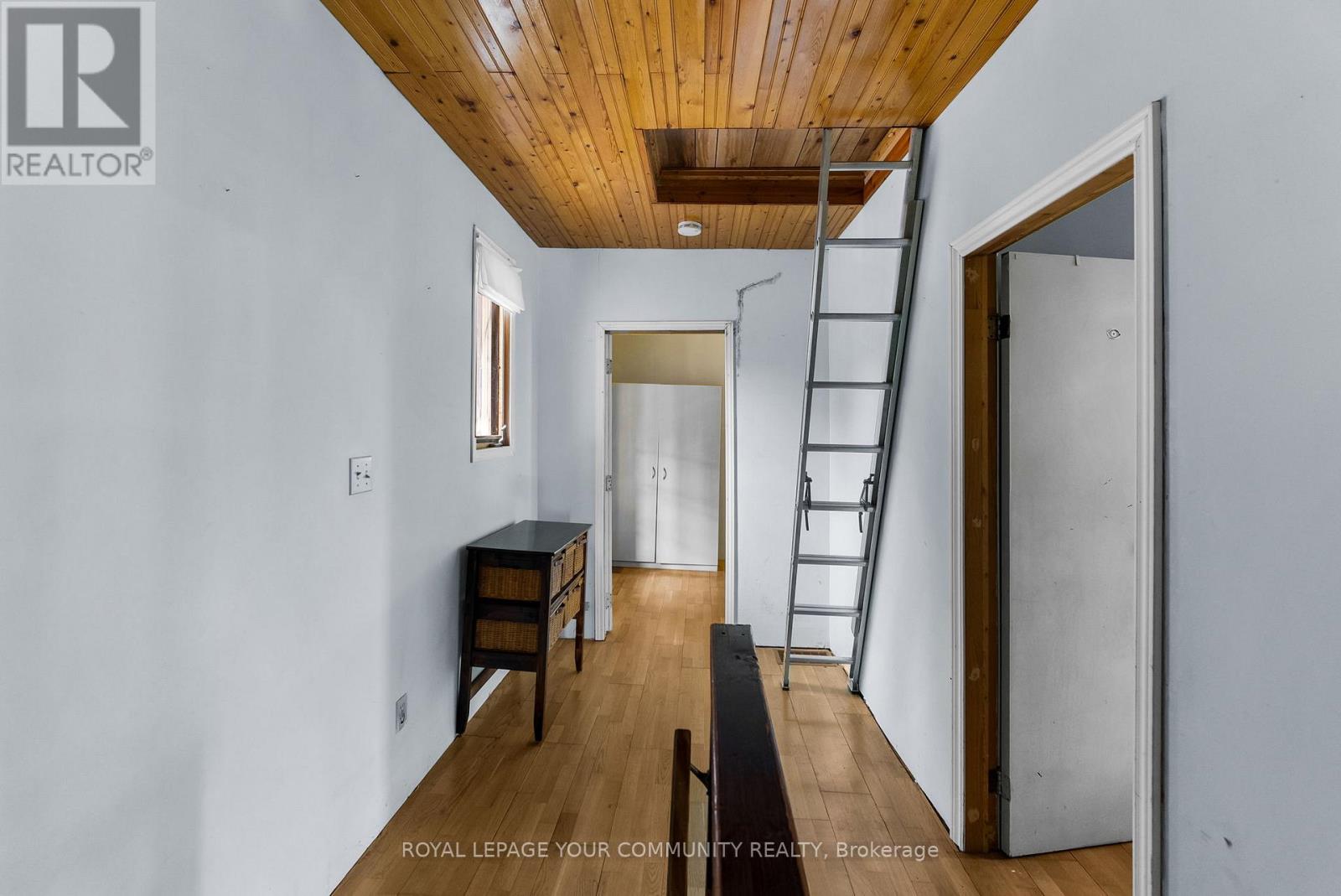 Photo 13 of 204 Woodland Avenue, Georgina ON
