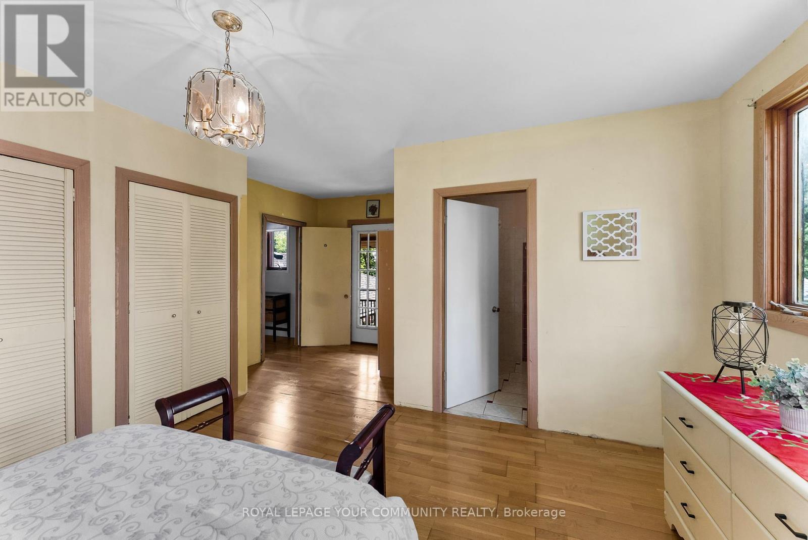 Photo 25 of 204 Woodland Avenue, Georgina ON
