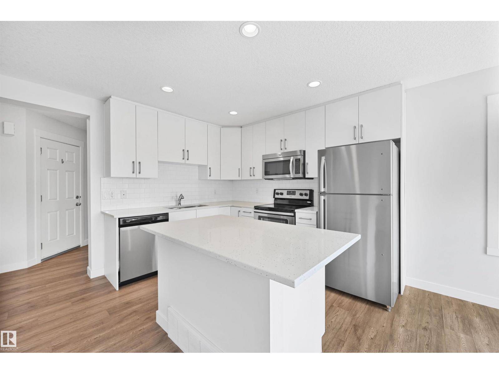 Photo 15 of 7080 South Terwillegar Dr Nw, Edmonton AB