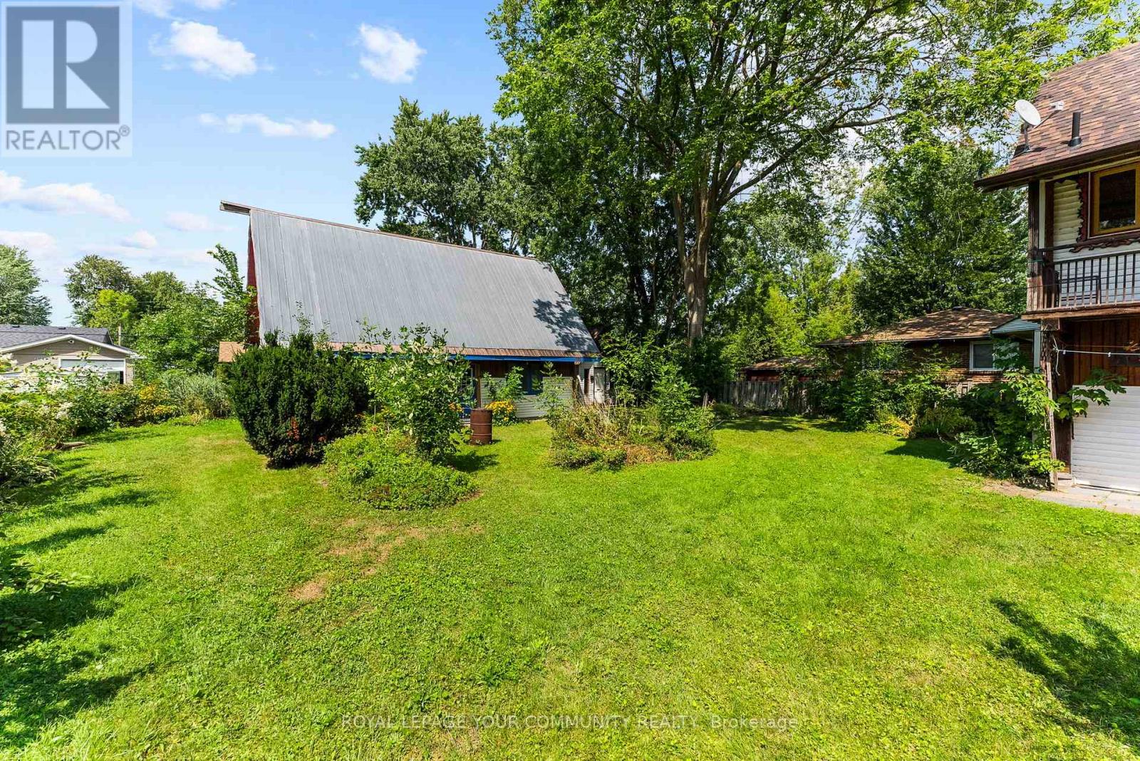 Photo 27 of 204 Woodland Avenue, Georgina ON