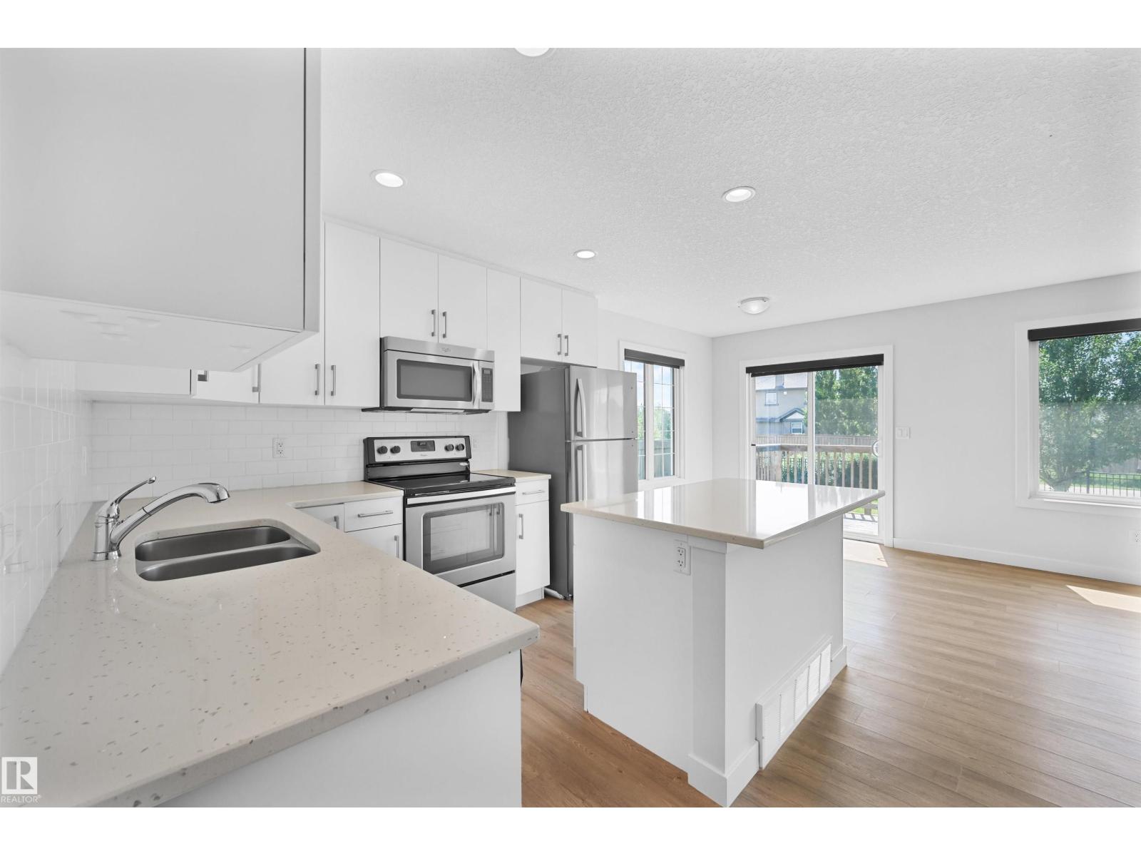 Photo 6 of 7080 South Terwillegar Dr Nw, Edmonton AB