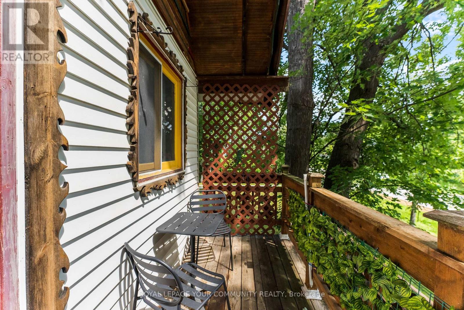Photo 21 of 204 Woodland Avenue, Georgina ON