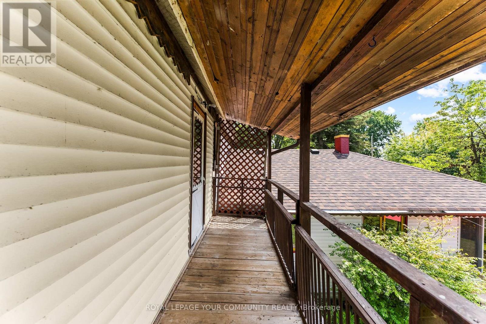 Photo 24 of 204 Woodland Avenue, Georgina ON