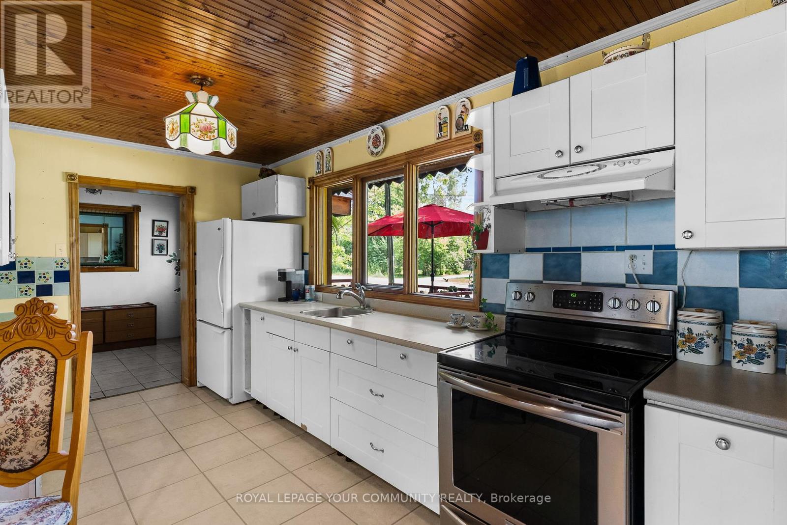 Photo 32 of 204 Woodland Avenue, Georgina ON