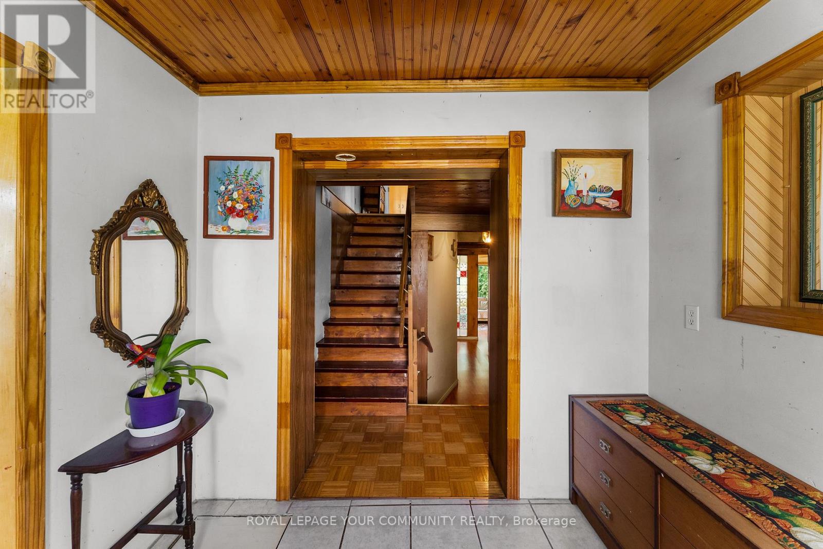 Photo 45 of 204 Woodland Avenue, Georgina ON