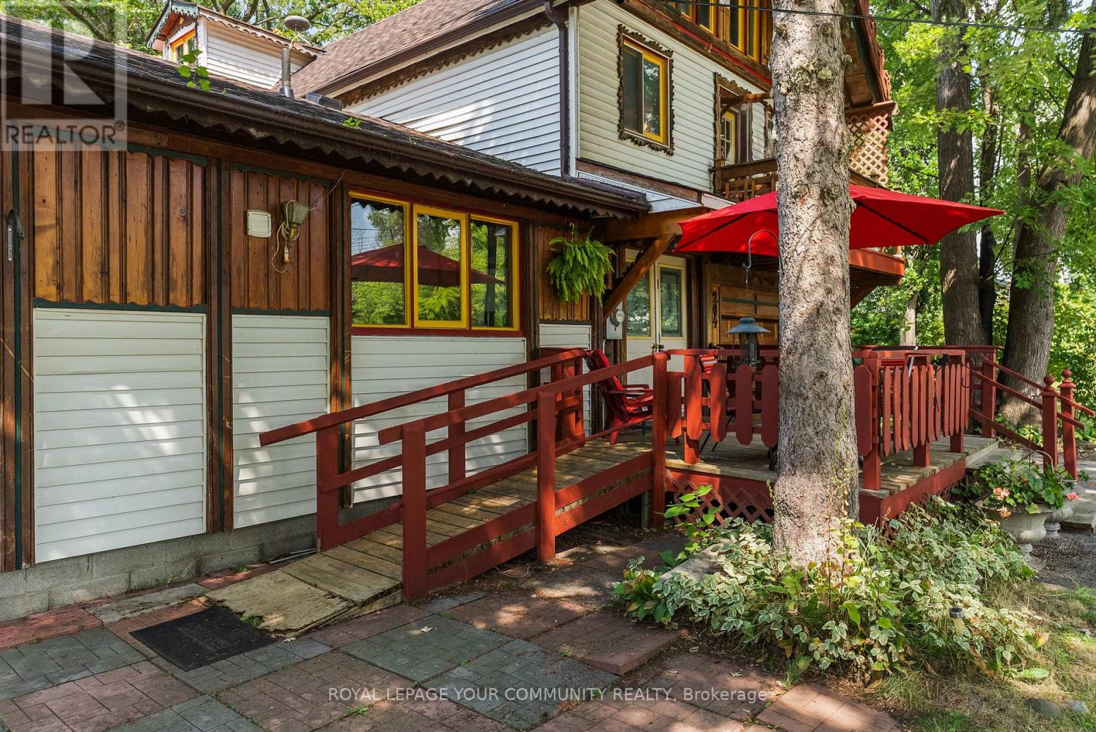 Photo 17 of 204 Woodland Avenue, Georgina ON