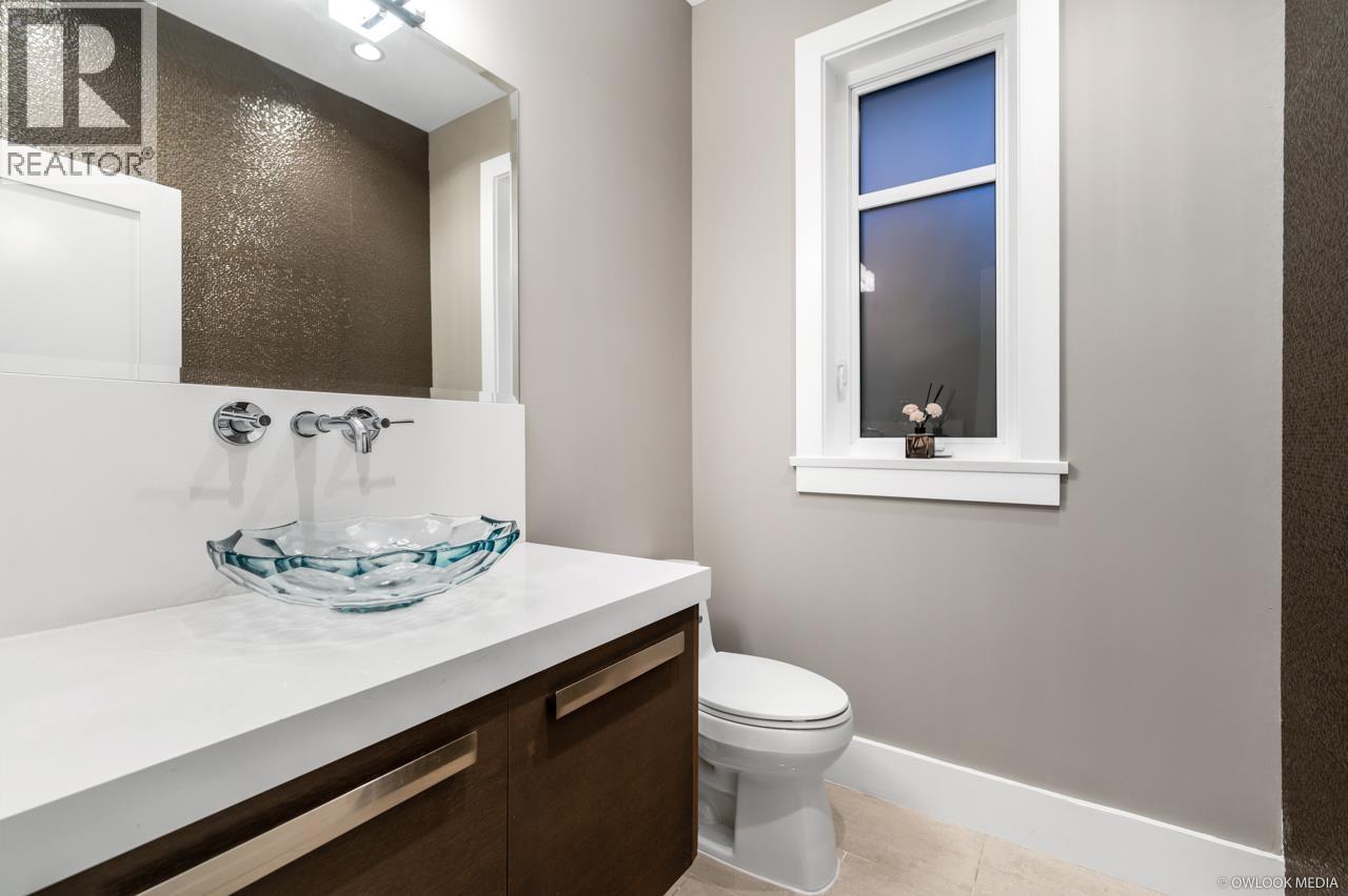Photo 15 of 1208 Haywood Avenue, West Vancouver BC