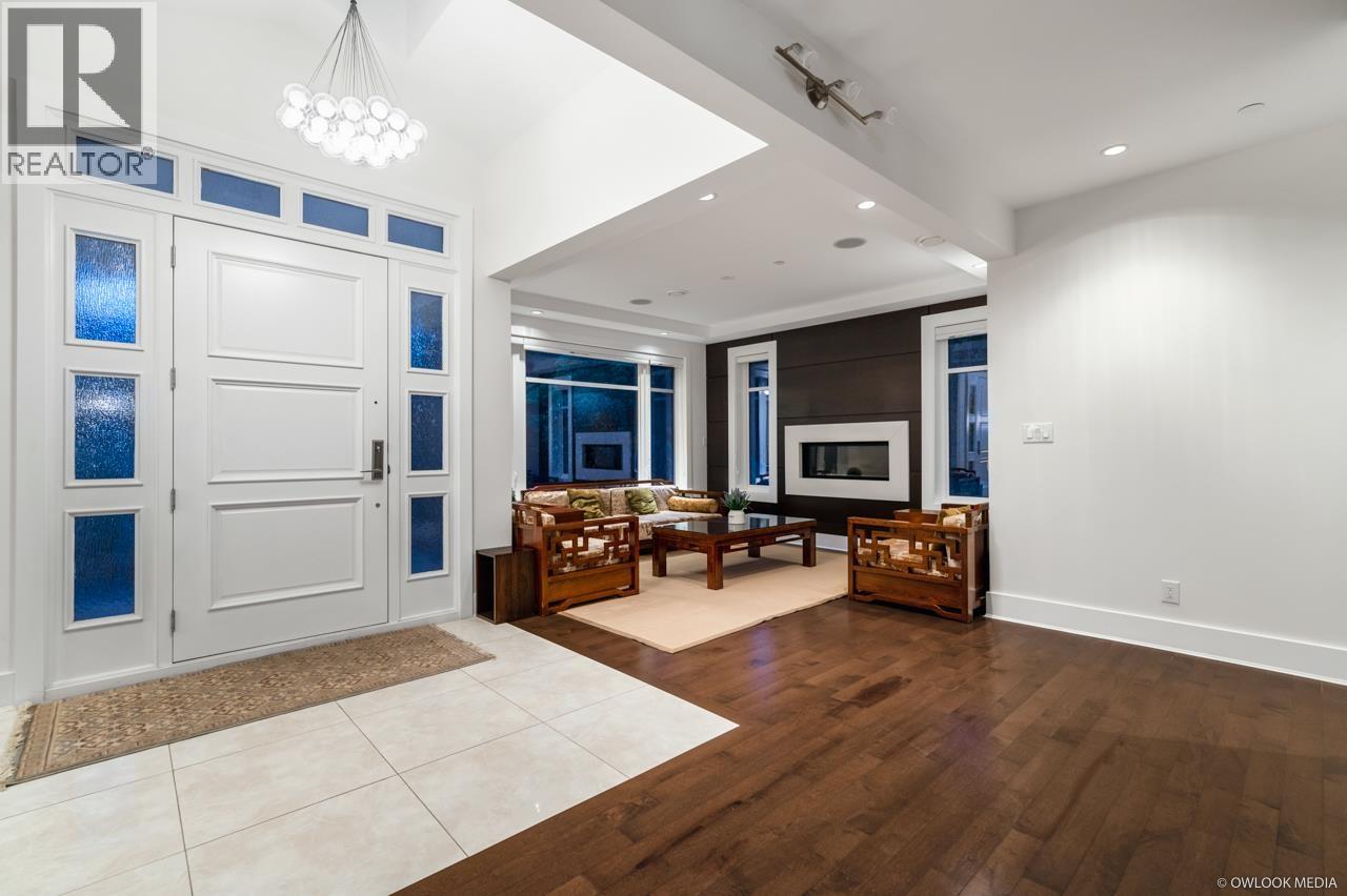 Photo 4 of 1208 Haywood Avenue, West Vancouver BC