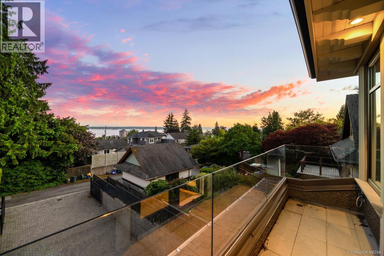 Photo 27 of 1208 Haywood Avenue, West Vancouver BC