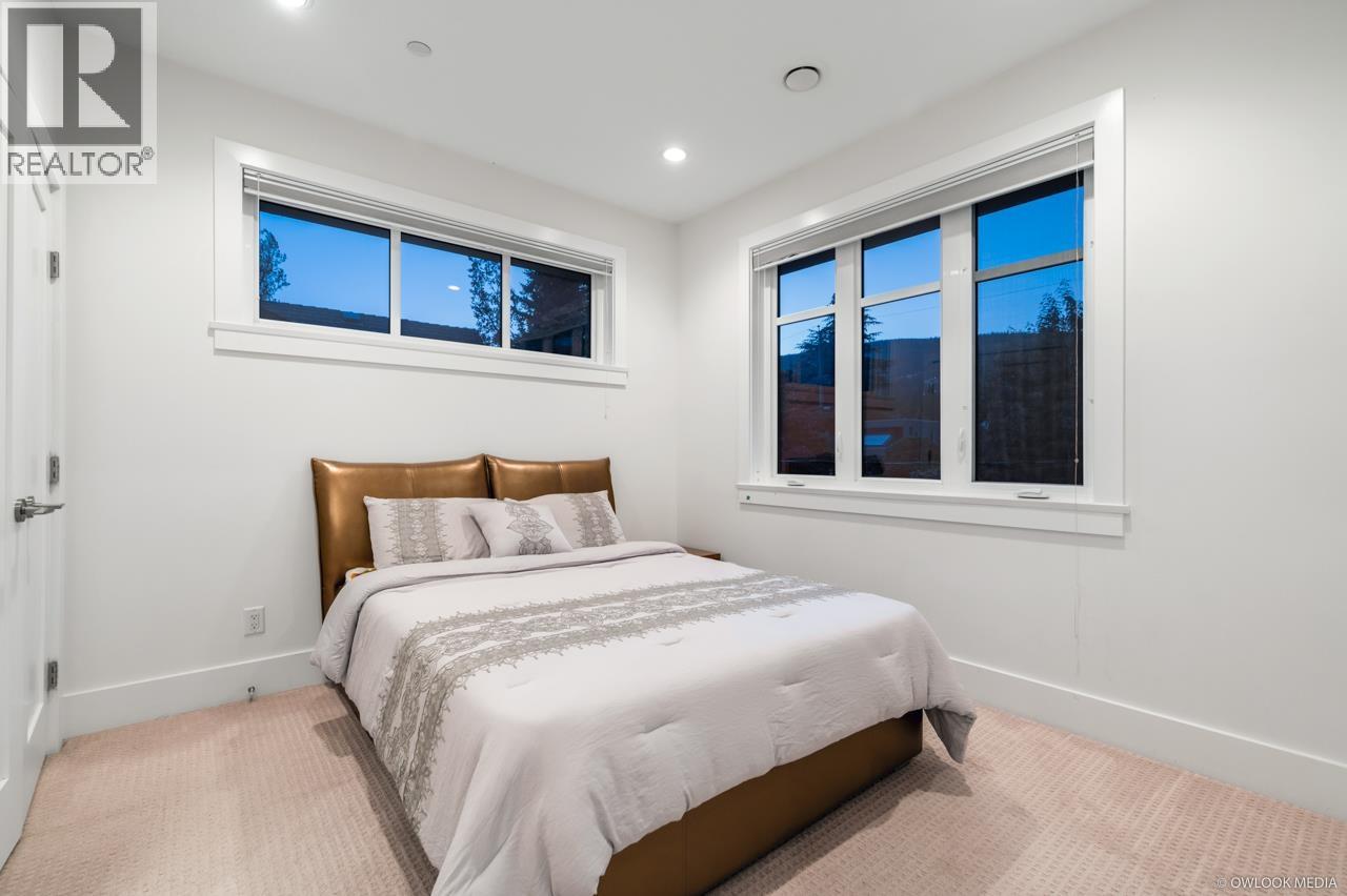 Photo 33 of 1208 Haywood Avenue, West Vancouver BC